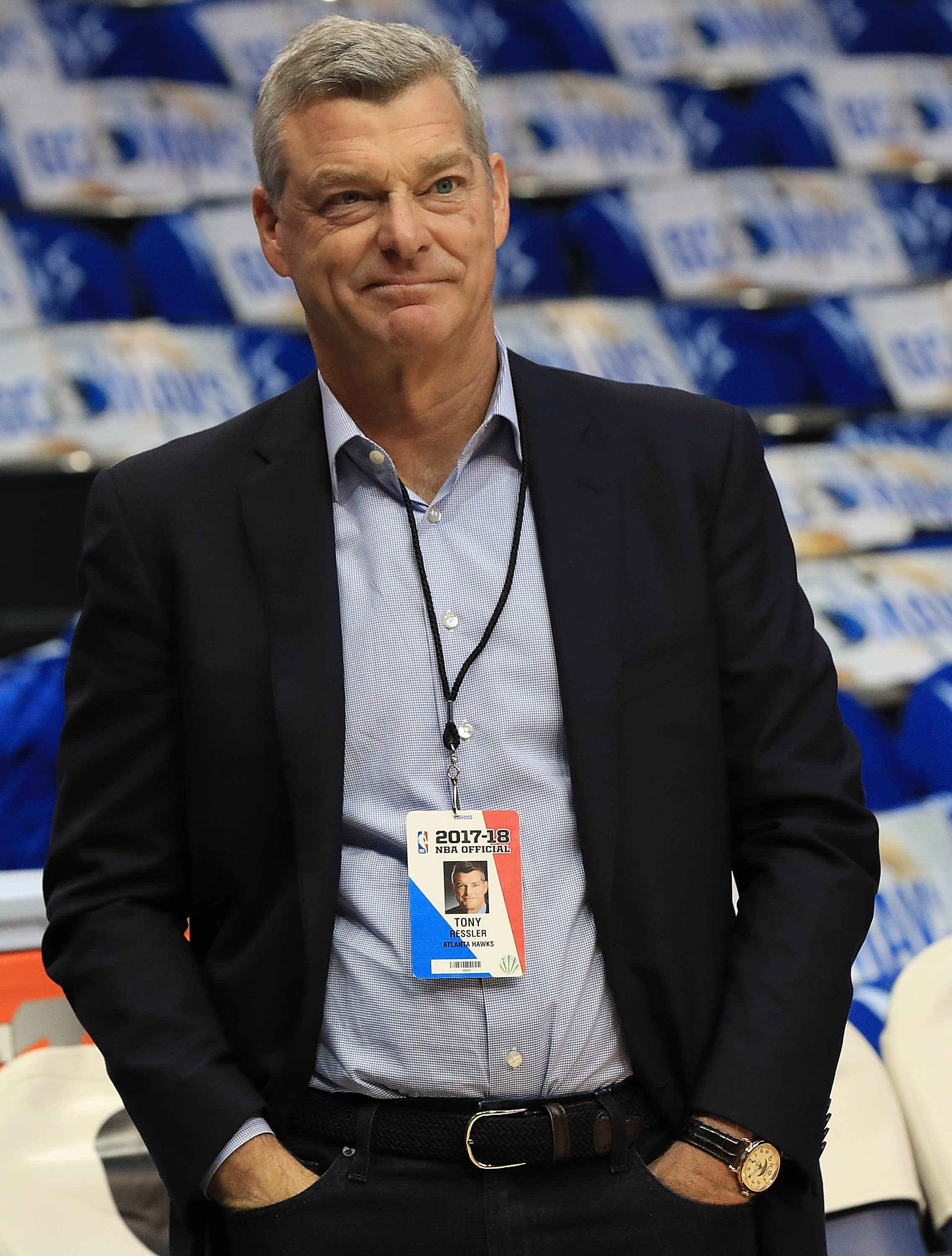 Tony Ressler, propriétaire des Atlanta Hawks, avant un match contre les Dallas Mavericks à l'American Airlines Center de Dallas, au Texas, le 18 octobre 2017 | Source : Getty Images