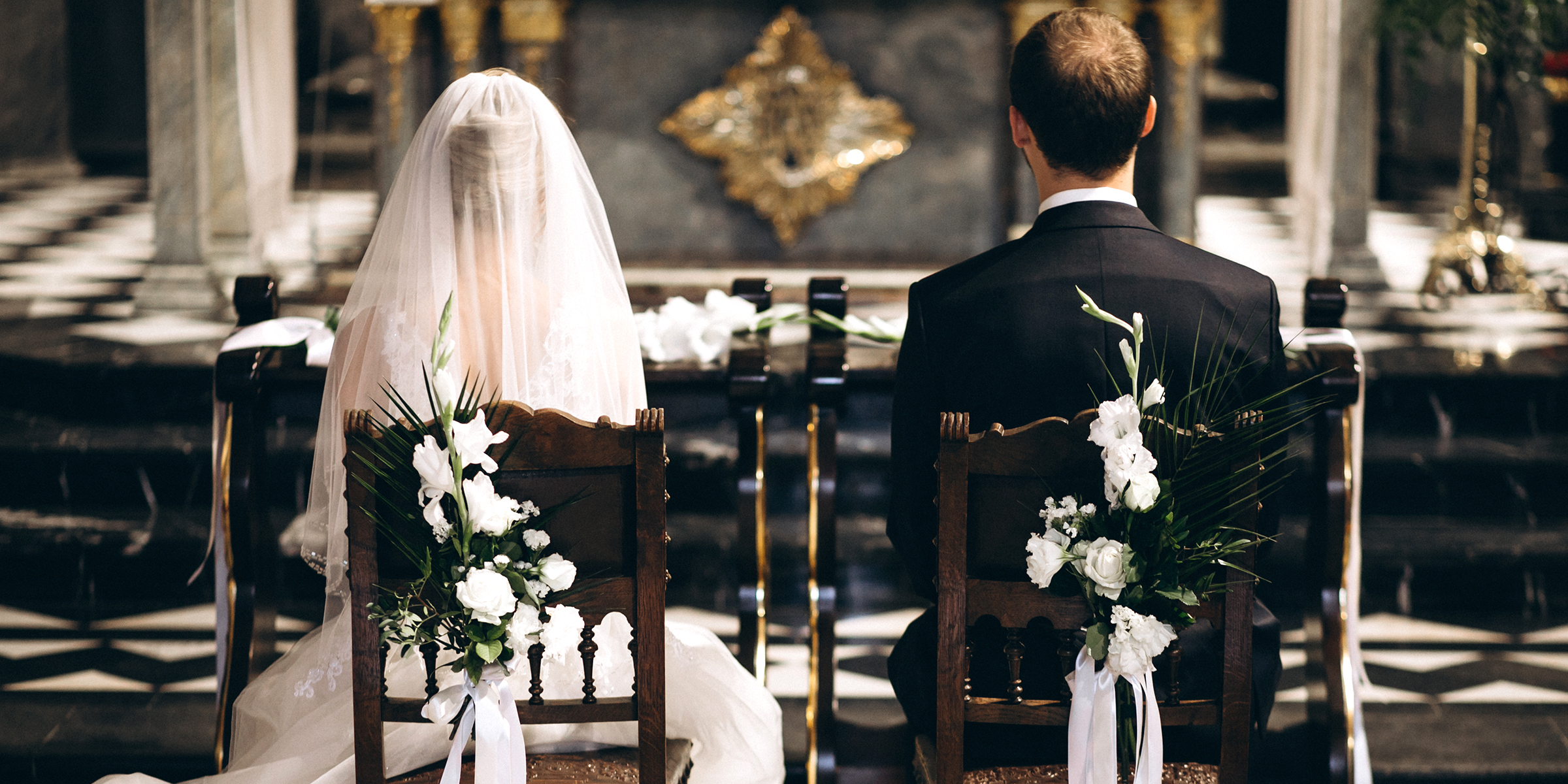Une mariée et un marié le jour de leur mariage | Source : Shutterstock