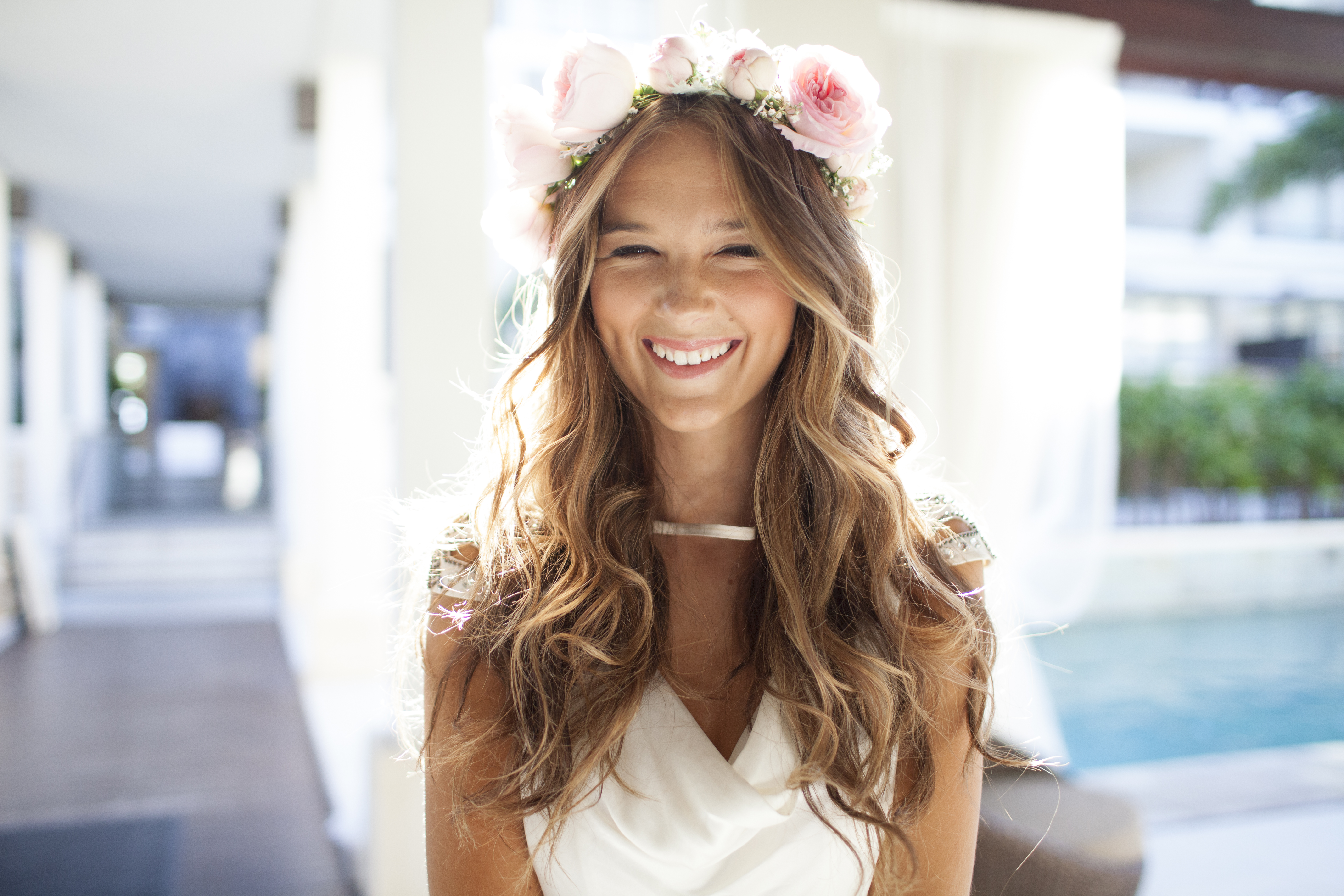 Une belle mariée heureuse qui rit de près | Source : Getty Images