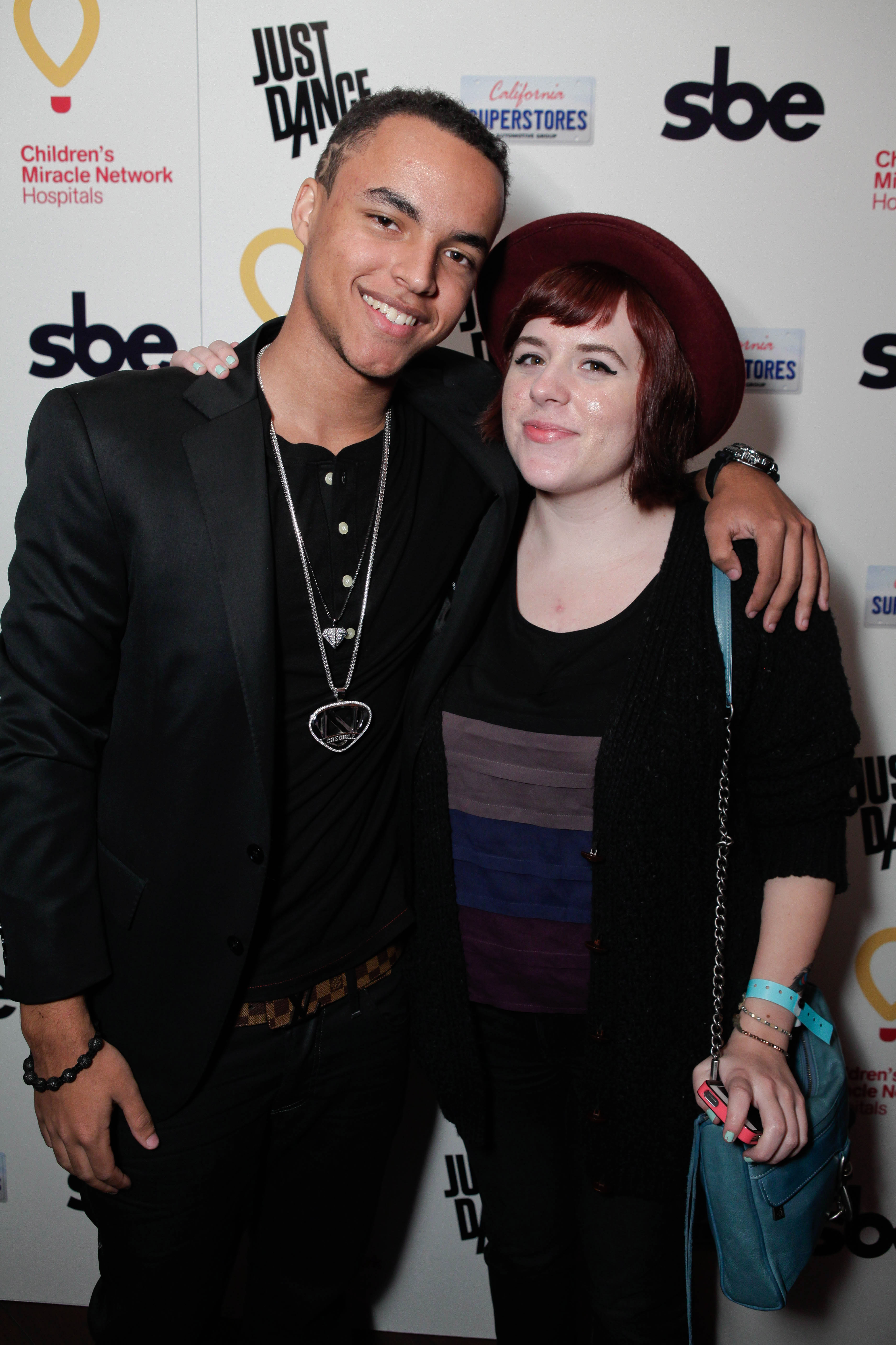 Connor et Bella Cruise lors de la fête du 17e anniversaire de Connor au profit du Children's Miracle Network Hospitals à Los Angeles, en Californie, le 18 janvier 2012. | Source : Getty Images
