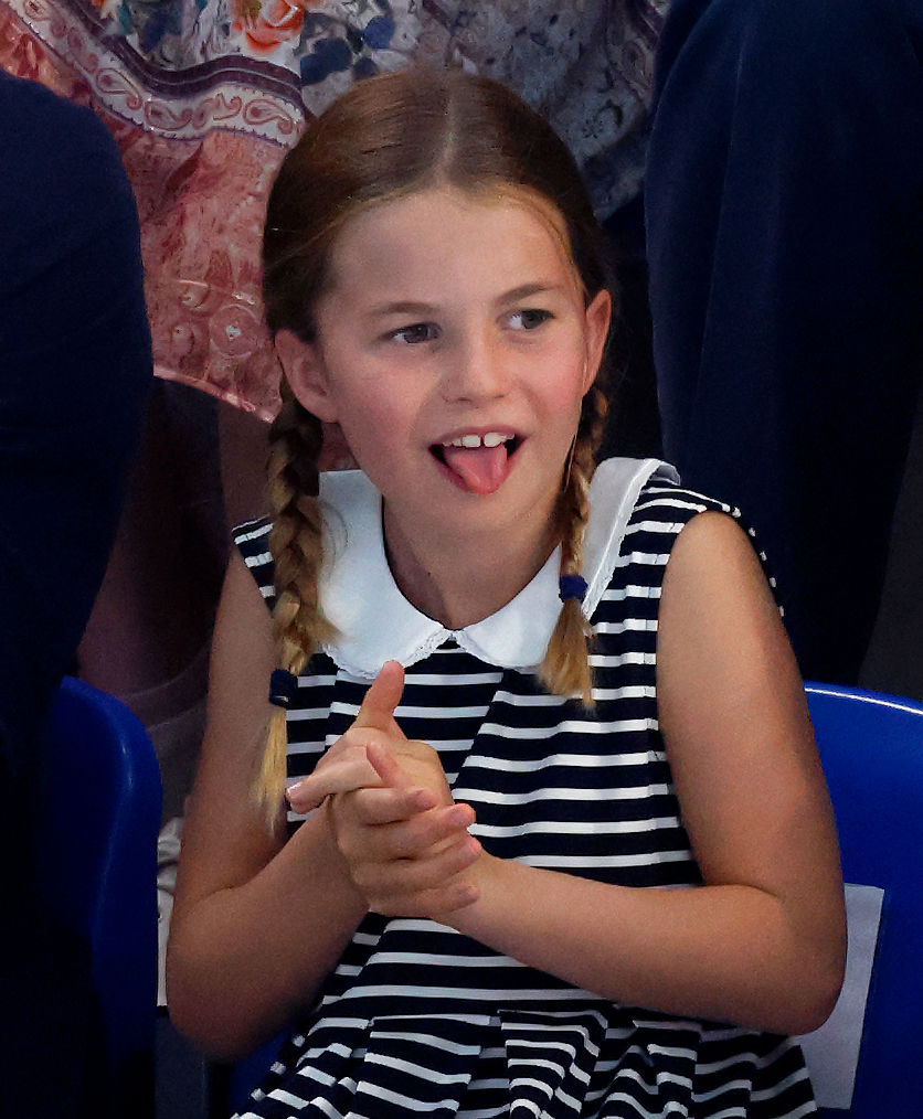 La princesse Charlotte de Cambridge assiste à la compétition de natation au Centre aquatique de Sandwell lors des Jeux du Commonwealth de 2022, le 2 août 2022 à Birmingham, en Angleterre. | Source : Getty Images