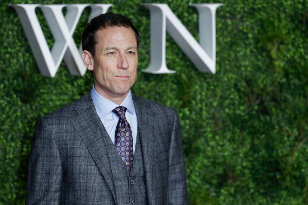 Tobias Menzies assiste à la première mondiale de la saison 3 de "The Crown" au Curzon Mayfair le 13 novembre 2019 à Londres, en Angleterre. | Source : Getty Images