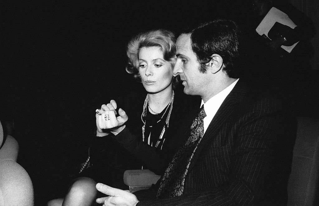 François Truffaut et Catherine Deneuve en 1970. l Source : Getty Images