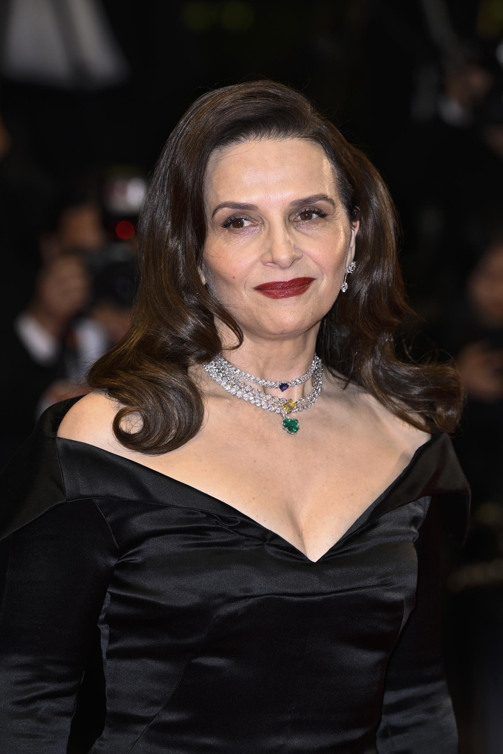 La présidente du jury Juliette Binoche assiste à la cérémonie de remise des prix du film "Résurrection" lors du 78e Festival de Cannes au Palais des Festivals, le 22 mai 2025 à Cannes, en France I Source : Getty Images