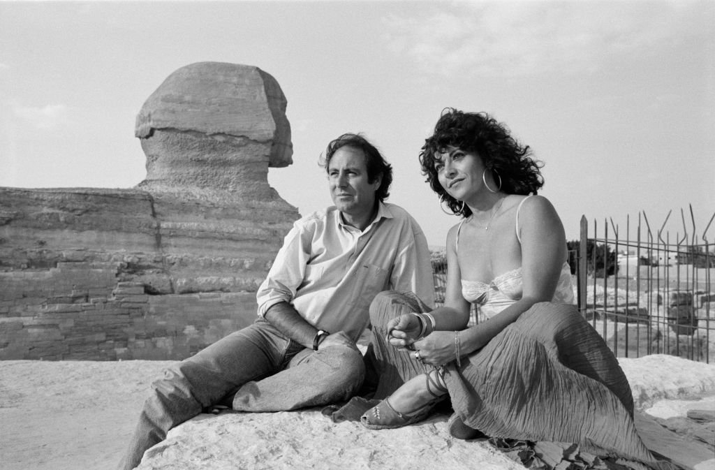 Michel Delpech et sa femme Geneviève en Egypte, en mai 1986. | Photo : Getty Images.