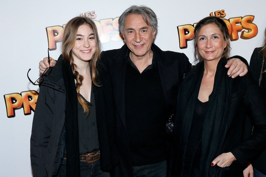Le comédien Richard Berry et ses filles Coline et Joséphine | Photo : Getty Images