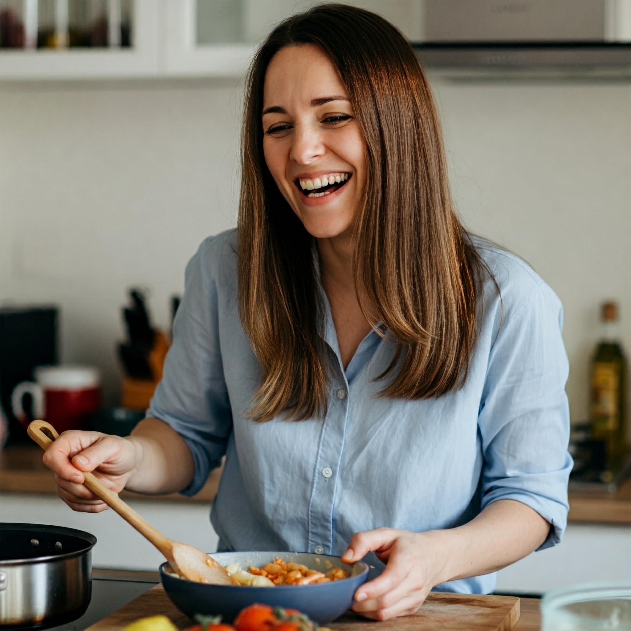 Une femme cuisinant dans son kithchen | Source : Gemini