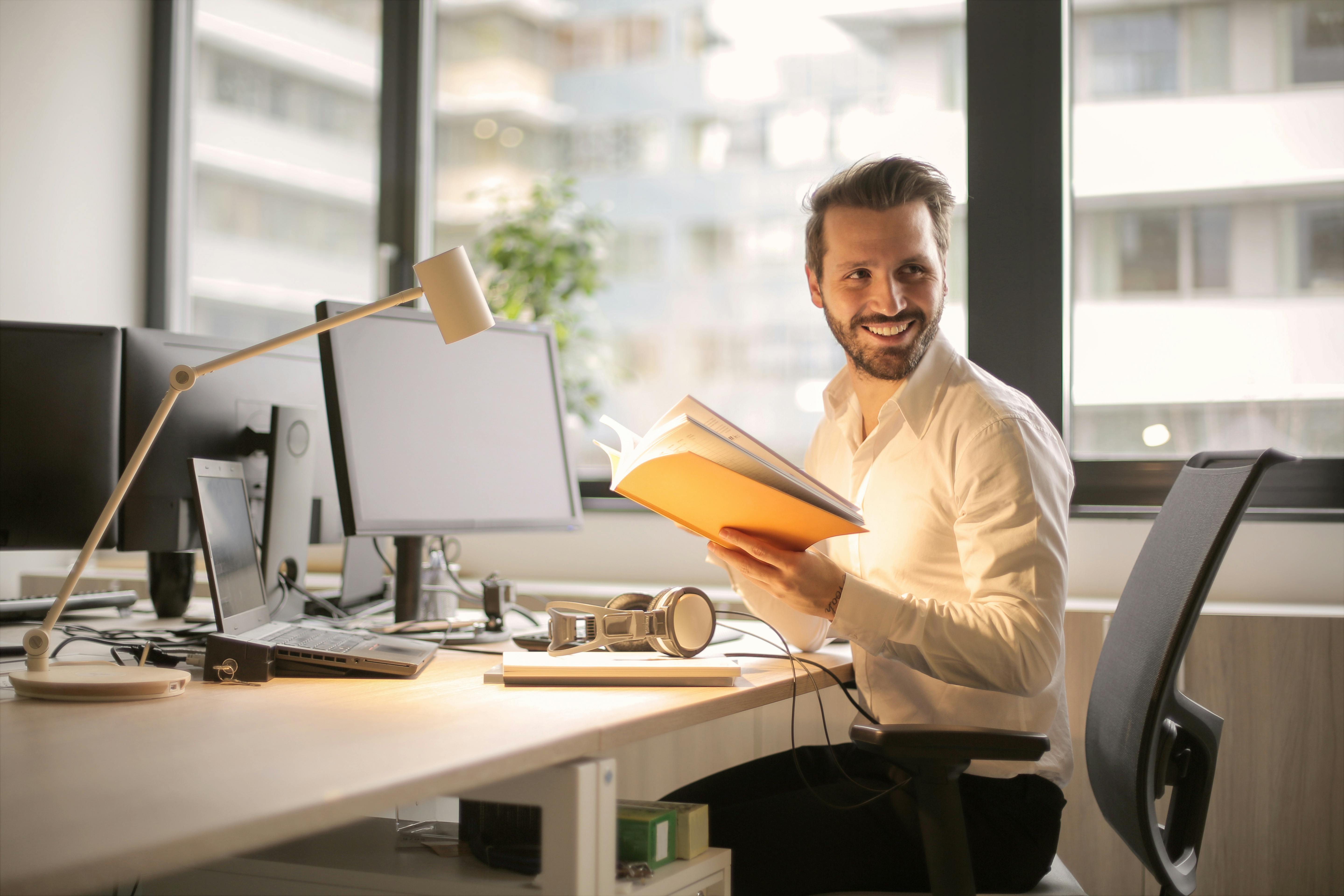 Homme au travail | Source : Pexels