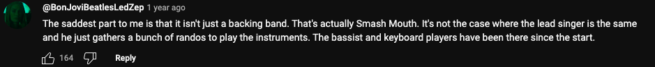 Capture d'écran d'une vidéo YouTube montrant la dernière prestation de Steve Harwell avec Smash Mouth, postée le 12 octobre 2021 | Source : YouTube/penguinz0