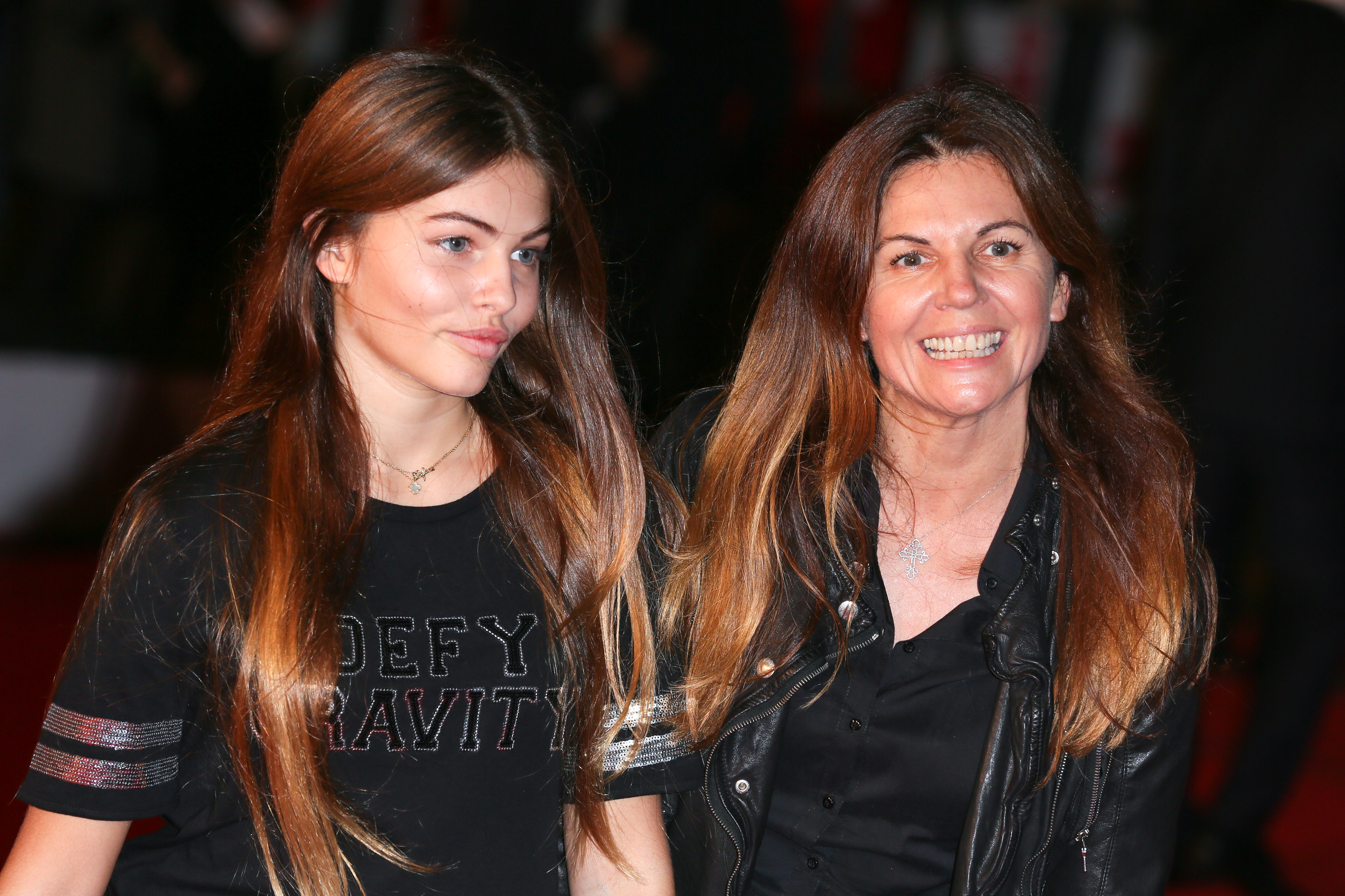 Thylane Blondeau et Veronika Loubry assistent aux 17e NRJ Music Awards à Cannes, France, le 7 novembre 2015 | Source : Getty Images