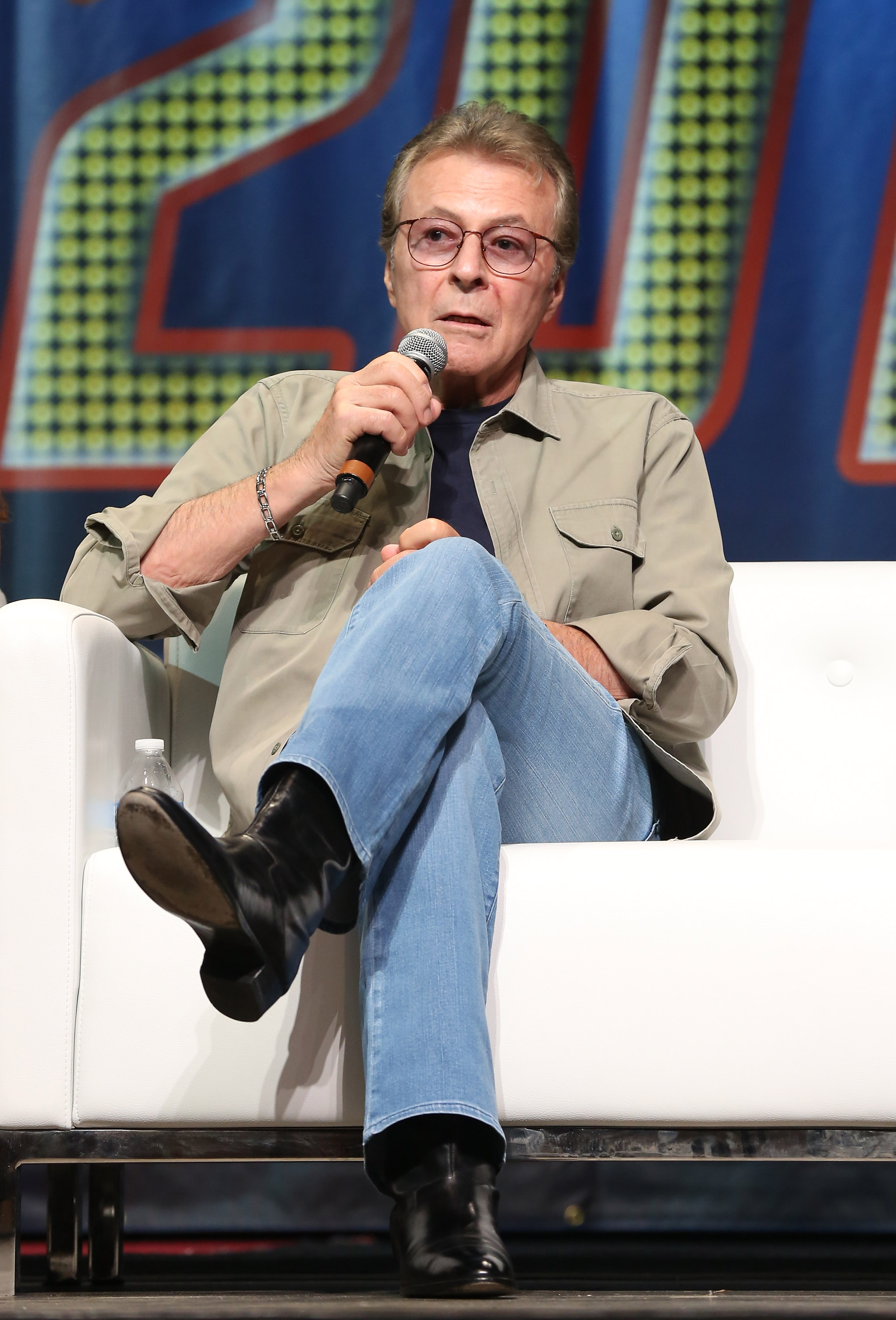 James Darren prenant la parole lors de la 13e convention annuelle Star Trek à Las Vegas, Nevada, le 1er août 2014 | Source : Getty Images