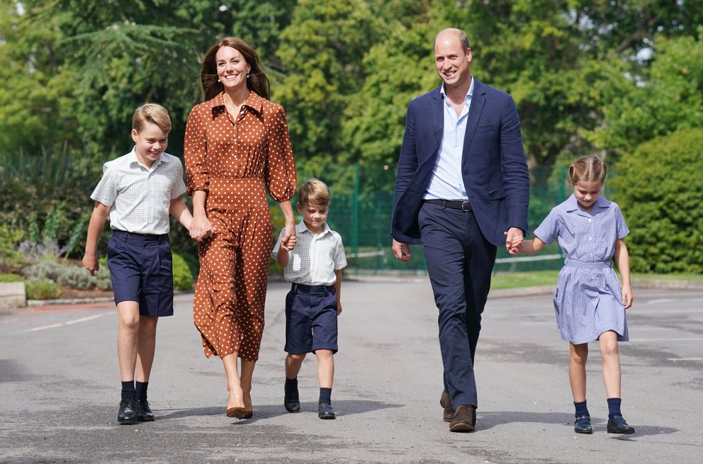 Le Prince William, Kate Middleton, le Prince George, la Princesse Charlotte et le Prince Louis à Bracknell. | Source : Getty Images