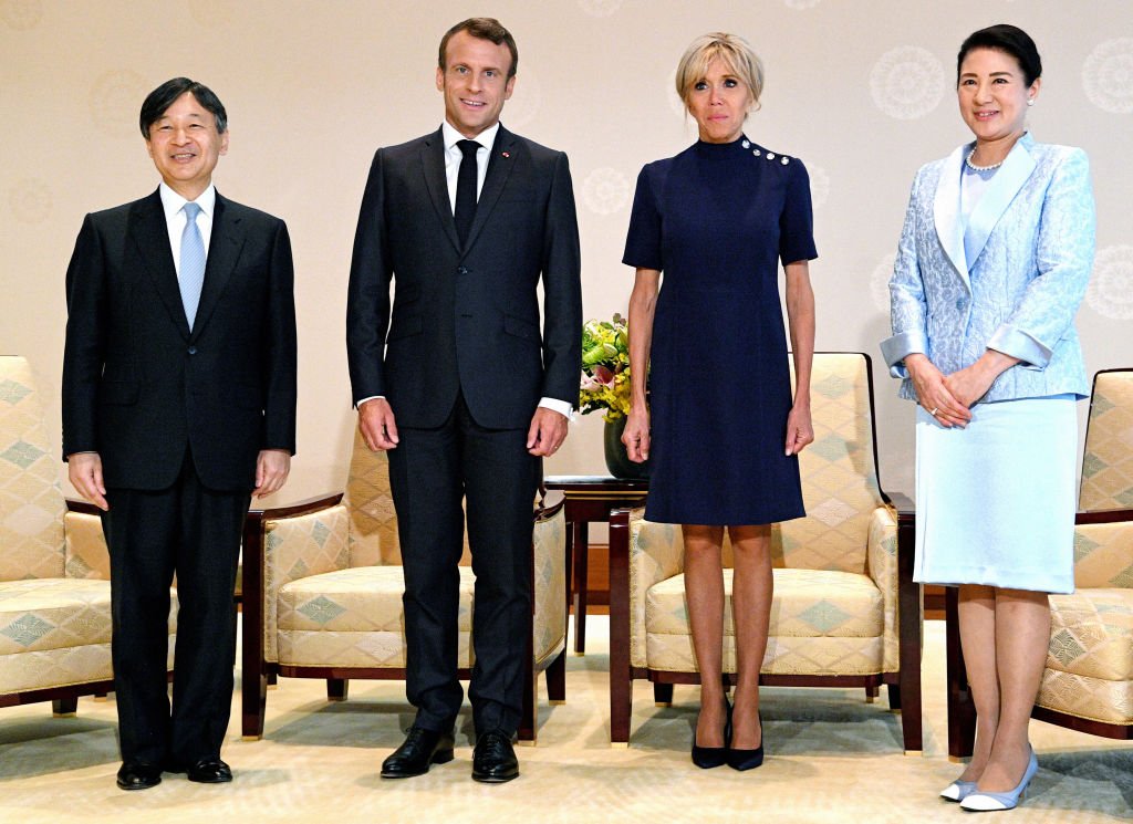 Brigitte et Emmanuel Macron aux côtés de l'empereur Naruhito et de l'impératrice Masako le 27 juin 2019 à Tokyo. | Photo : Getty Images