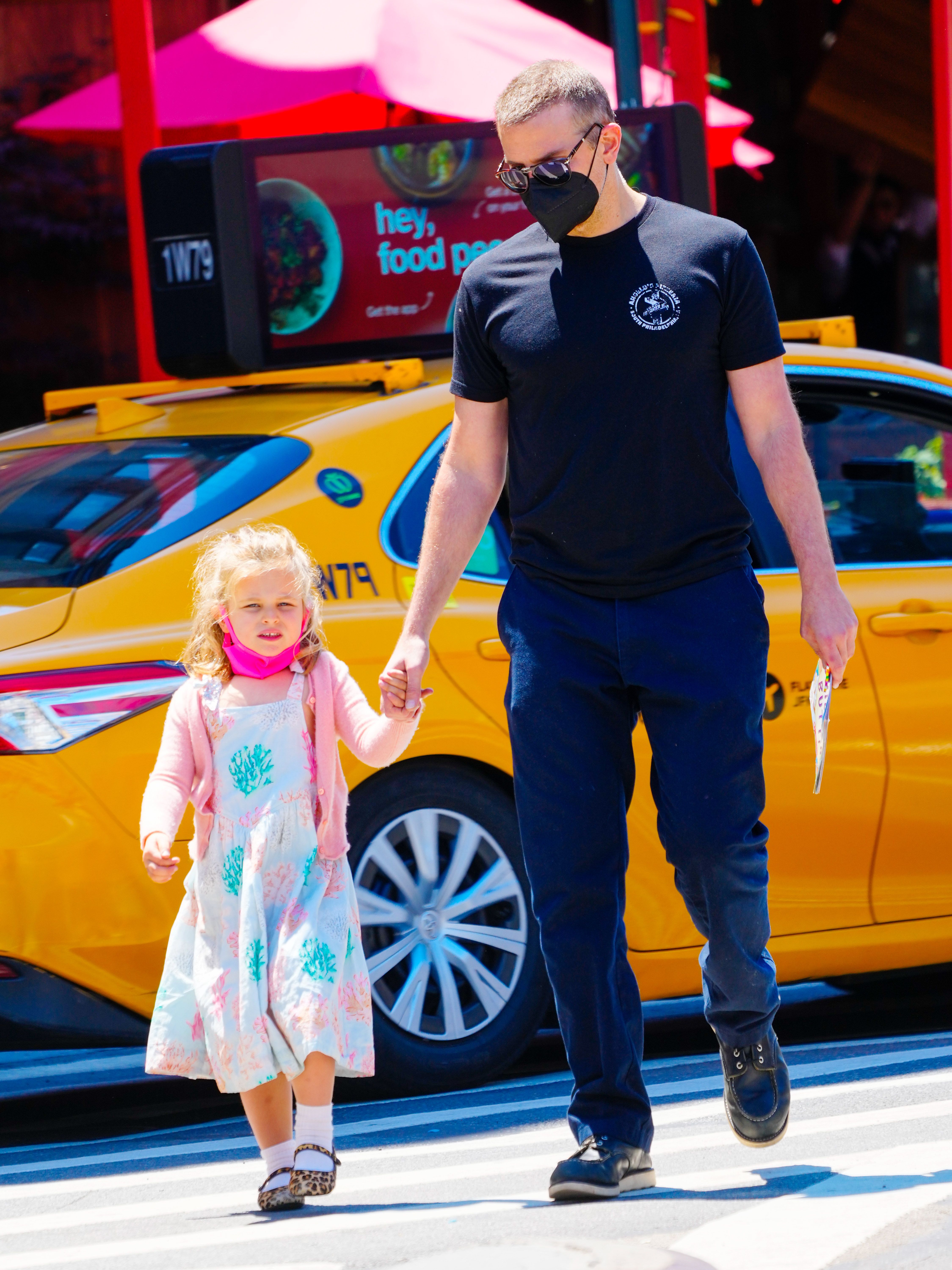 Bradley Cooper et Lea Cooper aperçus le 17 mai 2021, à New York. | Source : Getty Images