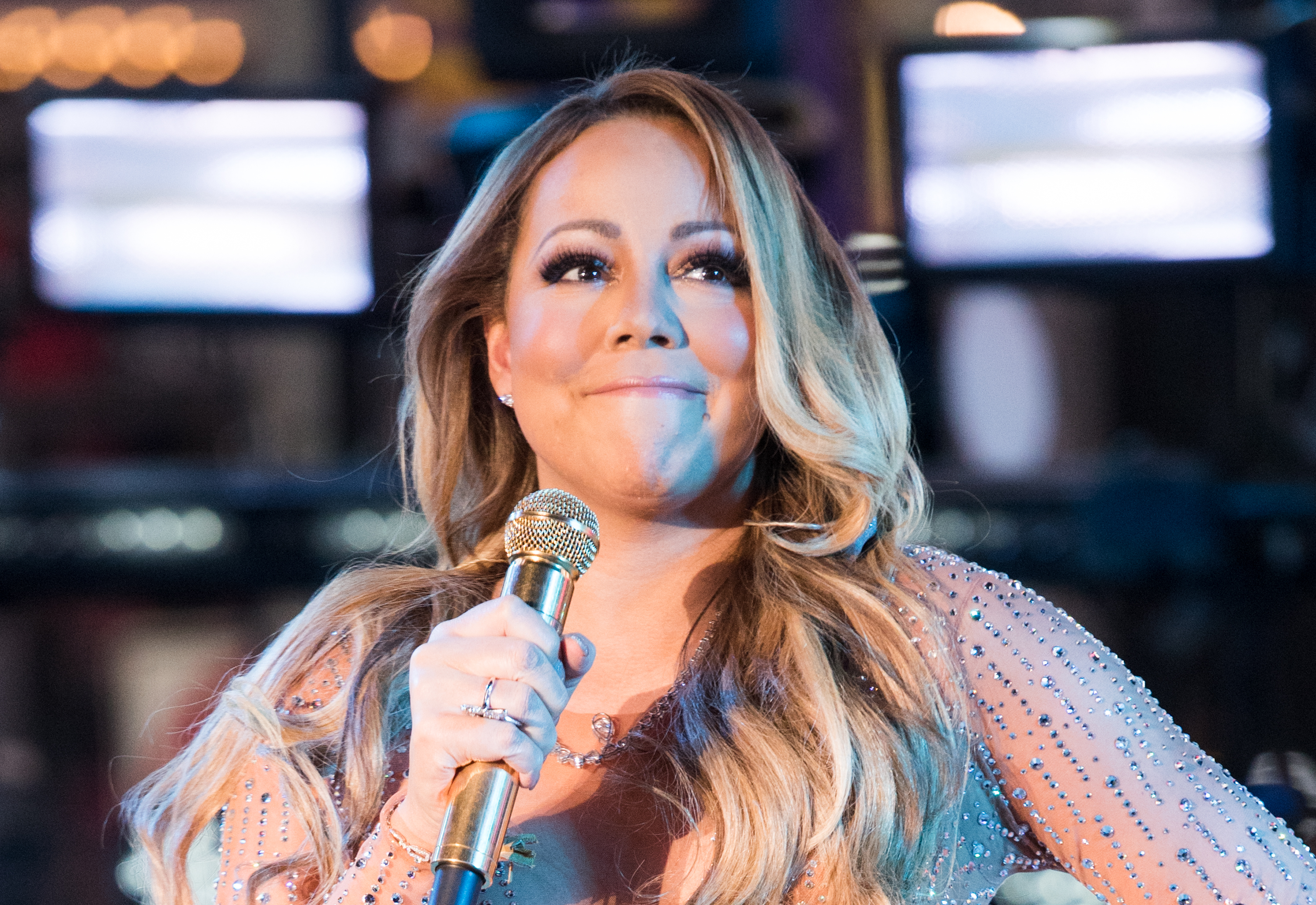 Mariah Carey se produit lors du réveillon du nouvel an à New York, le 31 décembre 2016 | Source : Getty Images