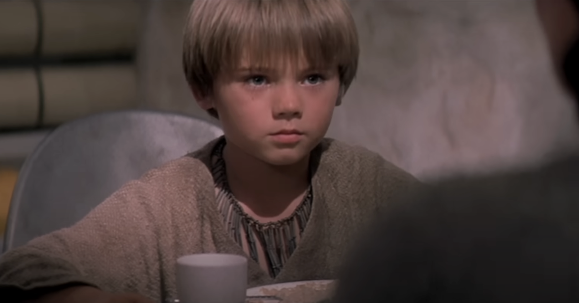 L'acteur n'avait que dix ans lorsque « Star Wars : Épisode I – La Menace fantôme » est sorti. | Source : YouTube/StarWars