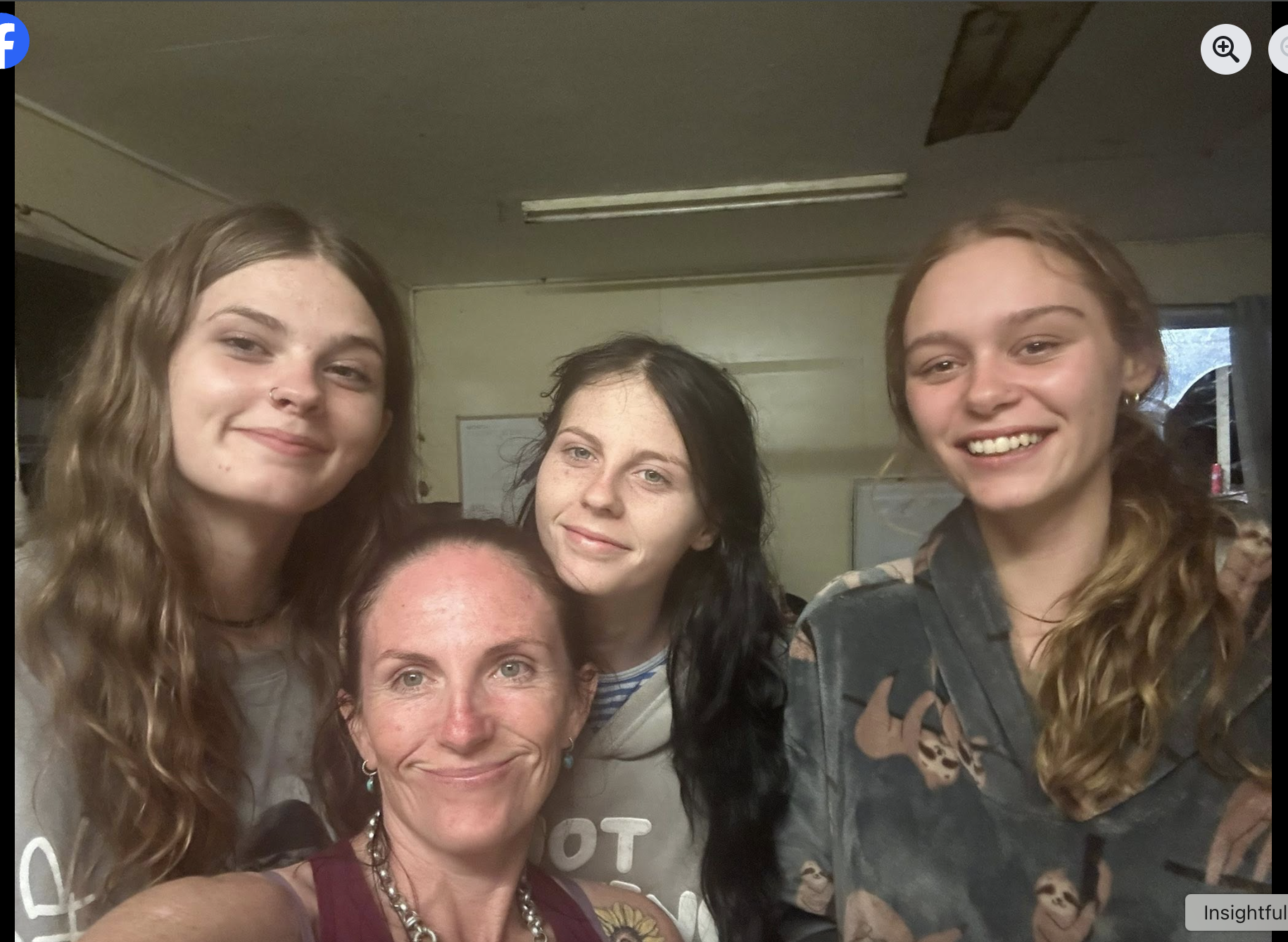 Pheobe Bishop est vue avec sa famille, sur une photo datée du 18 mai 2025 | Source : Facebook/kyliezbishop