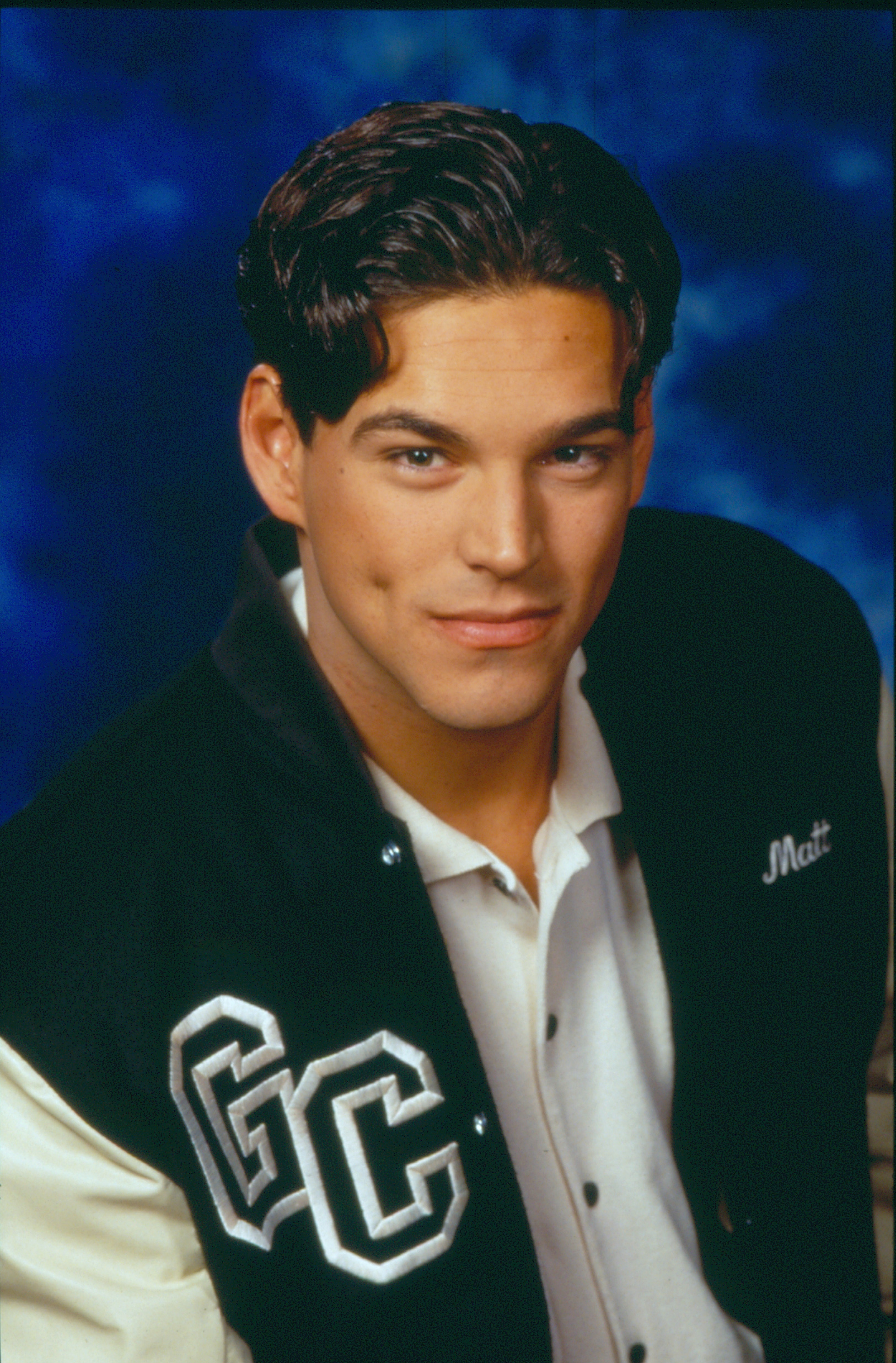 L'acteur américain dans le rôle de Matt Clark dans un portrait pour "Les Feux de l'amour", vers 1995. | Source : Getty Images