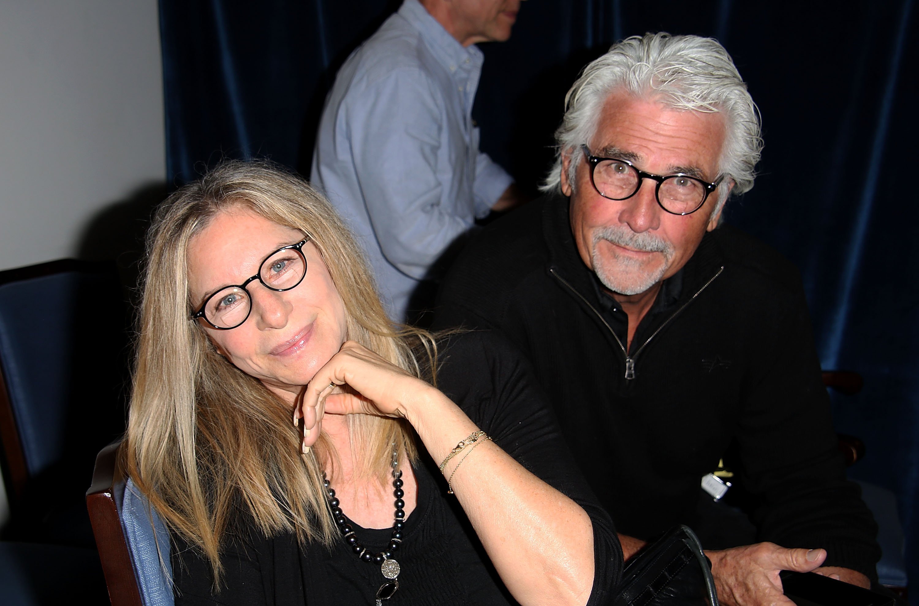 Barbra Streisand et James Brolin lors de la première de "Ainsi va la vie" à East Hampton, New York, le 6 juillet 2014 | Source : Getty Images