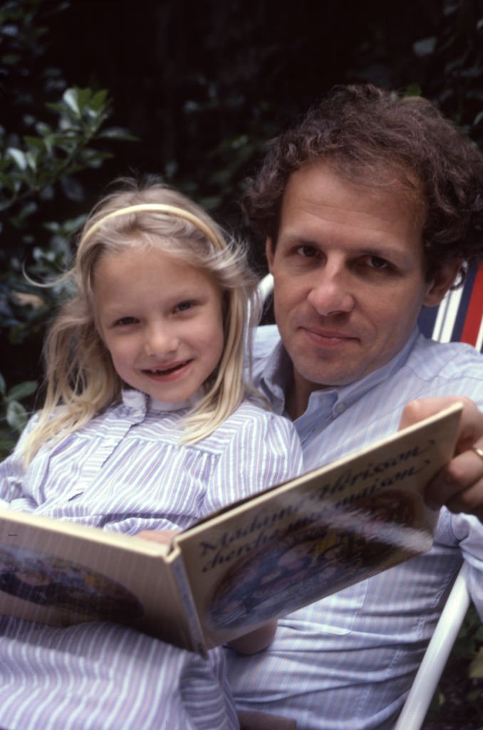 Portrait de Patrick Poivre d'Arvor avec sa fille Solenn | source : Getty Images