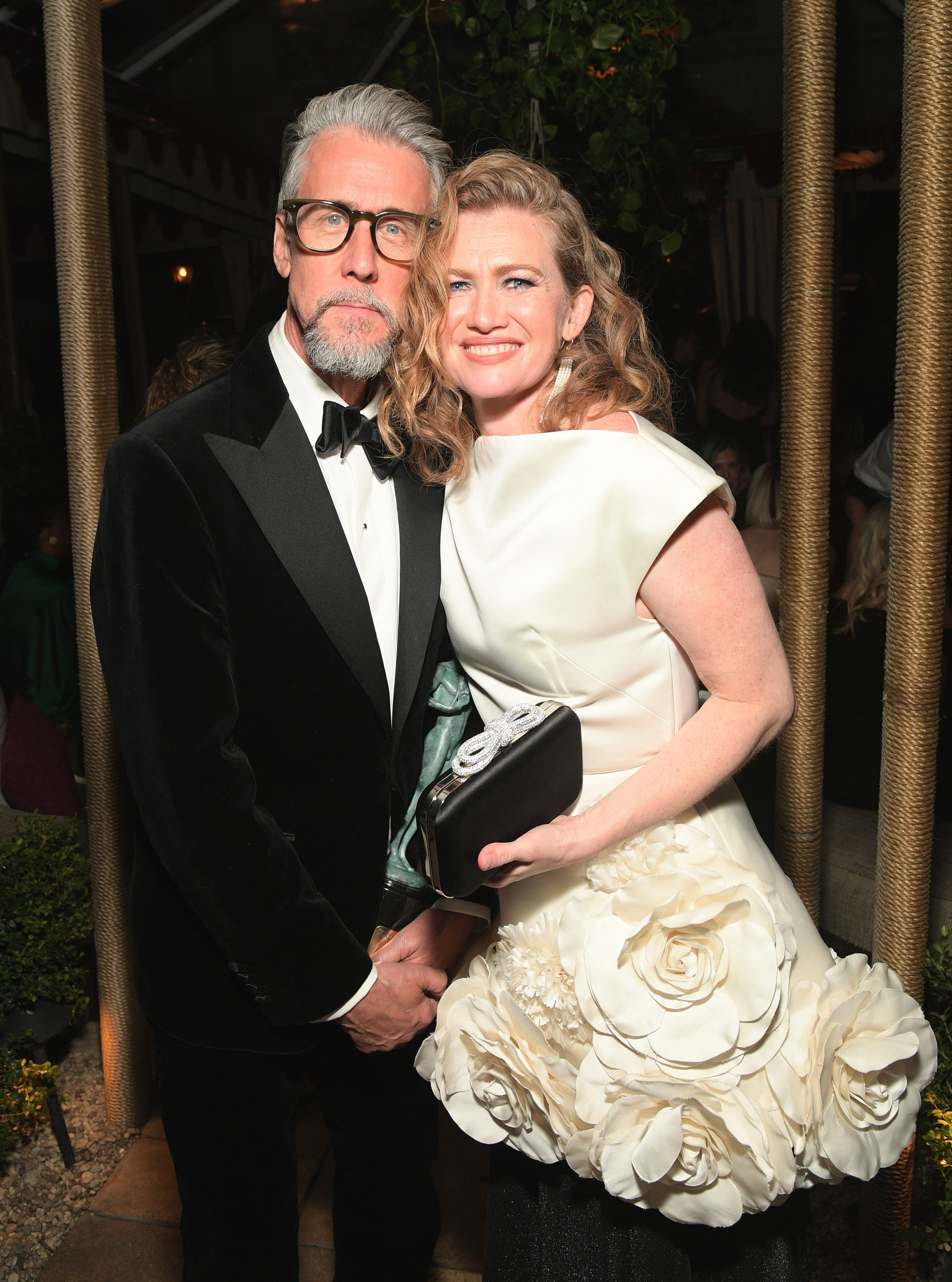 Alan Ruck et Mireille Enos assistant à la 30e cérémonie annuelle des Screen Actors Guild Awards à Los Angeles, Californie, le 24 février 2024 | Source : Getty Images