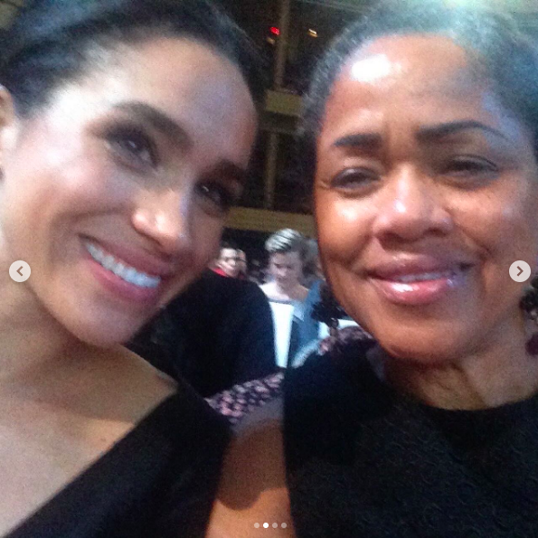 Meghan Markle et Doria Ragland posant pour une photo. | Source : Instagram/meghan