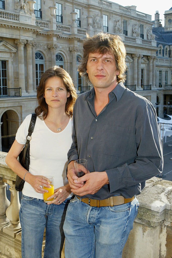 L'actrice française Charlotte Valandrey et son mari Arthur Lecaisne assistent à un événement lors de la "Fête du cinéma" annuelle à Paris. | Photo : Getty Images