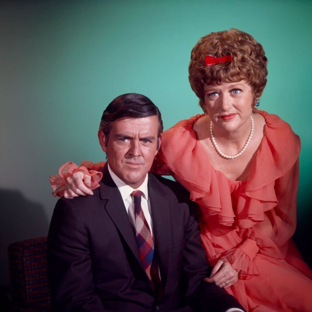 1971 : Jack Burns, Peggy Pope, photo promotionnelle pour la télévision Walt Disney via la série télévisée "The Neighbors". | Photo : Getty Images