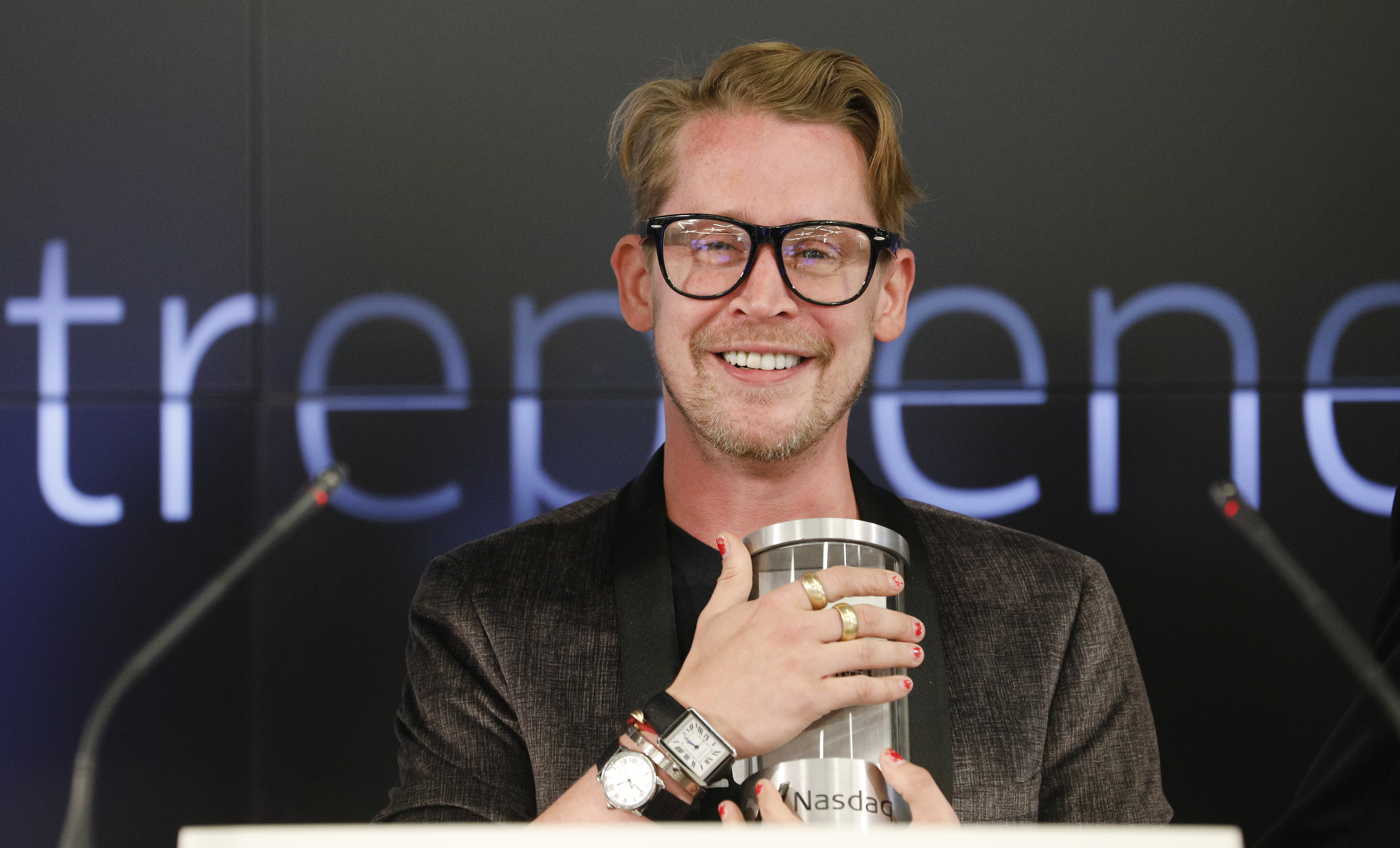 Macaulay Culkin as the honorary bell ringer of the Nasdaq Closing Bell on August 6, 2019, in San Francisco, California | Source: Getty Images