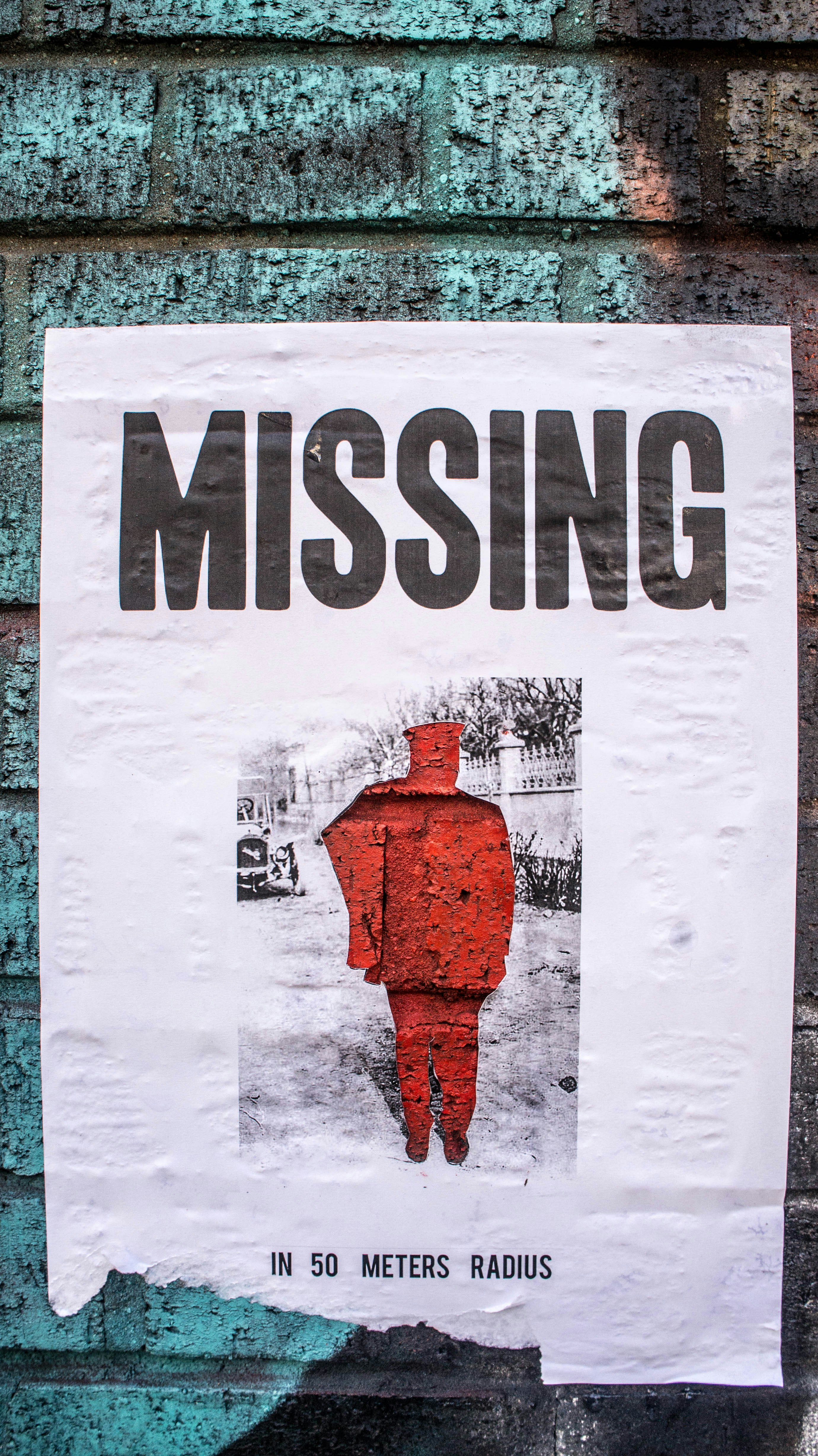 Une affiche 'MISSING' | Source : Unsplash