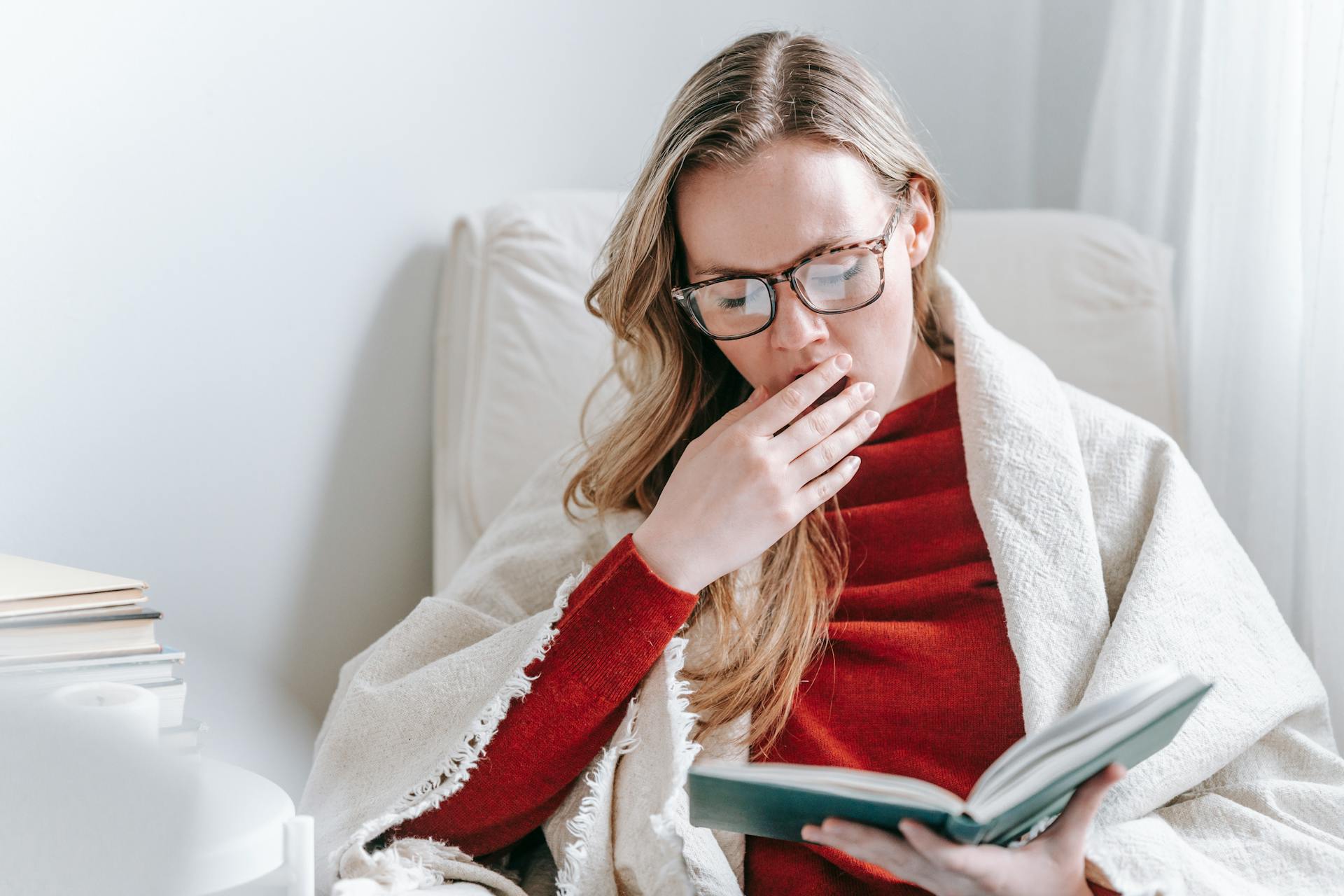 Une femme qui bâille | Source : Pexels