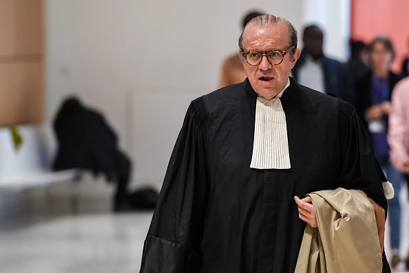 L'avocat français Hervé Temime arrive le 18 octobre 2019 au palais de justice de Paris. |Photo : Getty Images