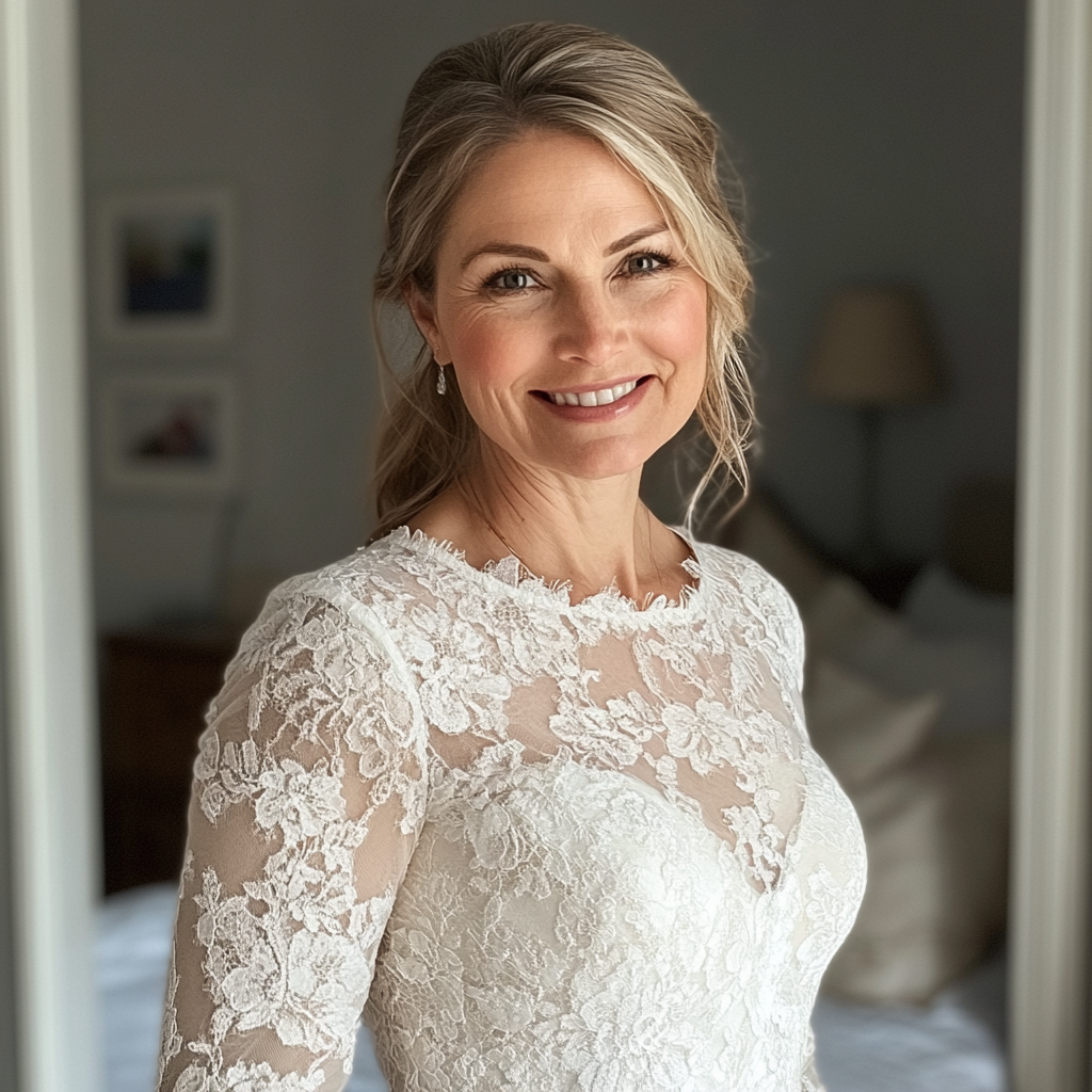 Une femme souriante portant une robe de mariée | Source : Midjourney