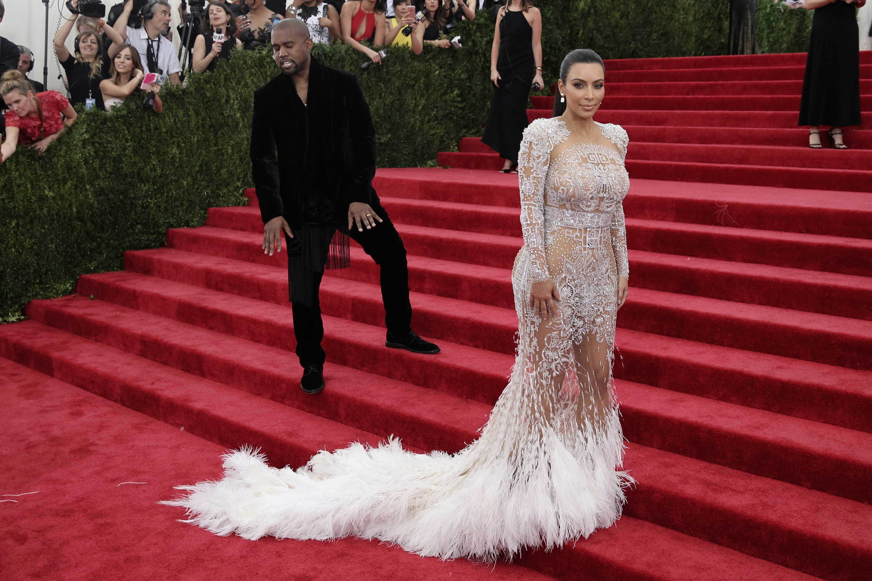 Kim Kardashian et Kanye West assistent au Gala "China : Through The Looking Glass" au Metropolitan Museum of Art le 4 Mai 2015 à New York City. | Source : Getty Images