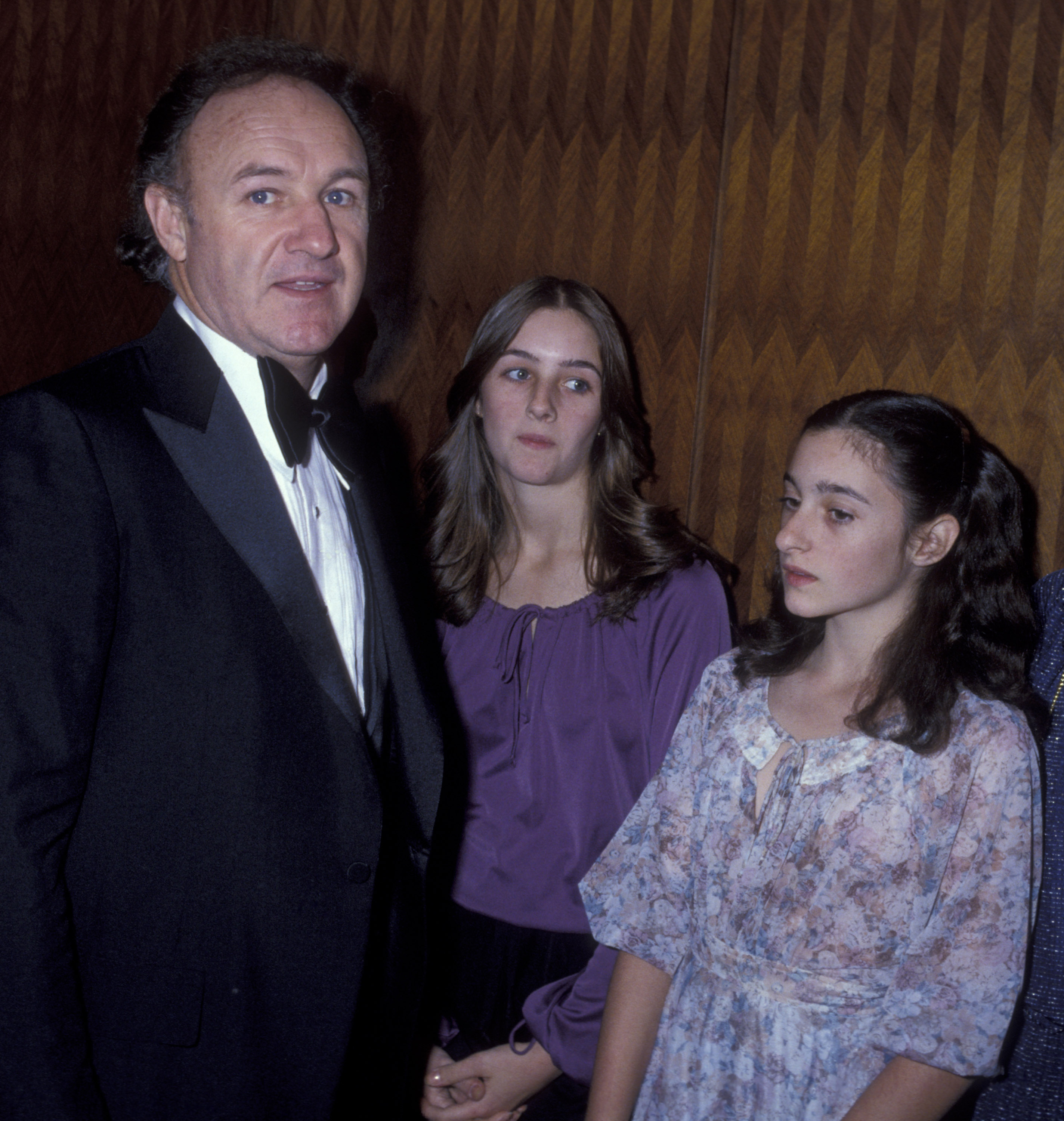 Gene Hackman avec ses filles Elizabeth et Leslie lors de la projection de "Superman" le 10 décembre 1978 à Washington, D.C. | Source : Getty Images