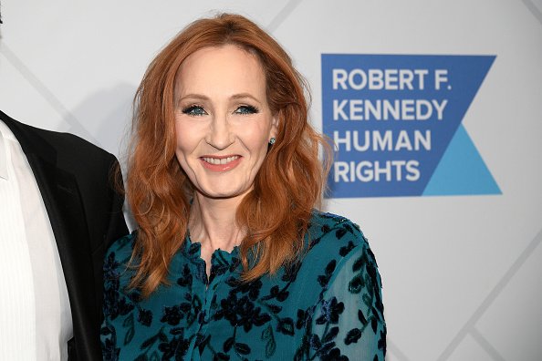 L'auteur JK Rowling arrive au RFK Ripple of Hope Awards au New York Hilton Midtown le 12 décembre 2019 à New York. | Photo : Getty Images