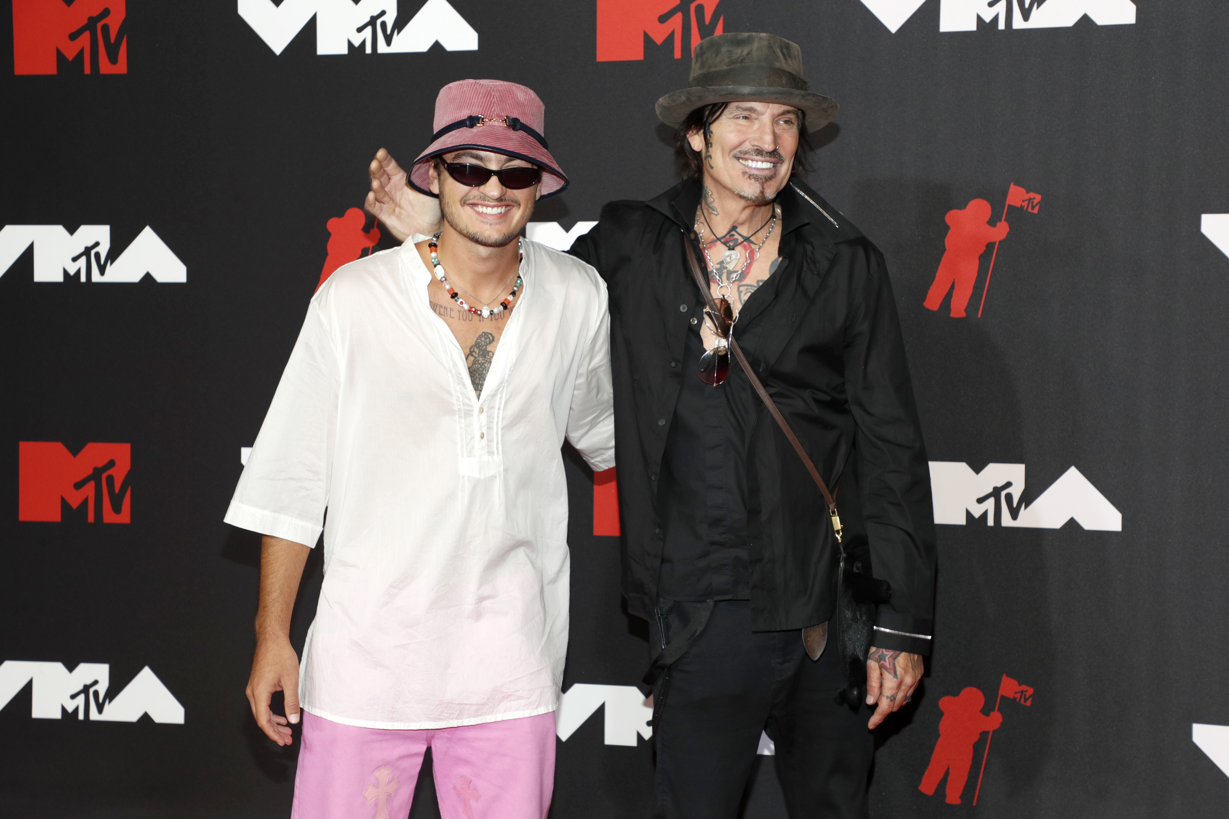Brandon Thomas Lee et Tommy Lee aux MTV Video Music Awards à New York le 12 septembre 2021 | Source : Getty Images