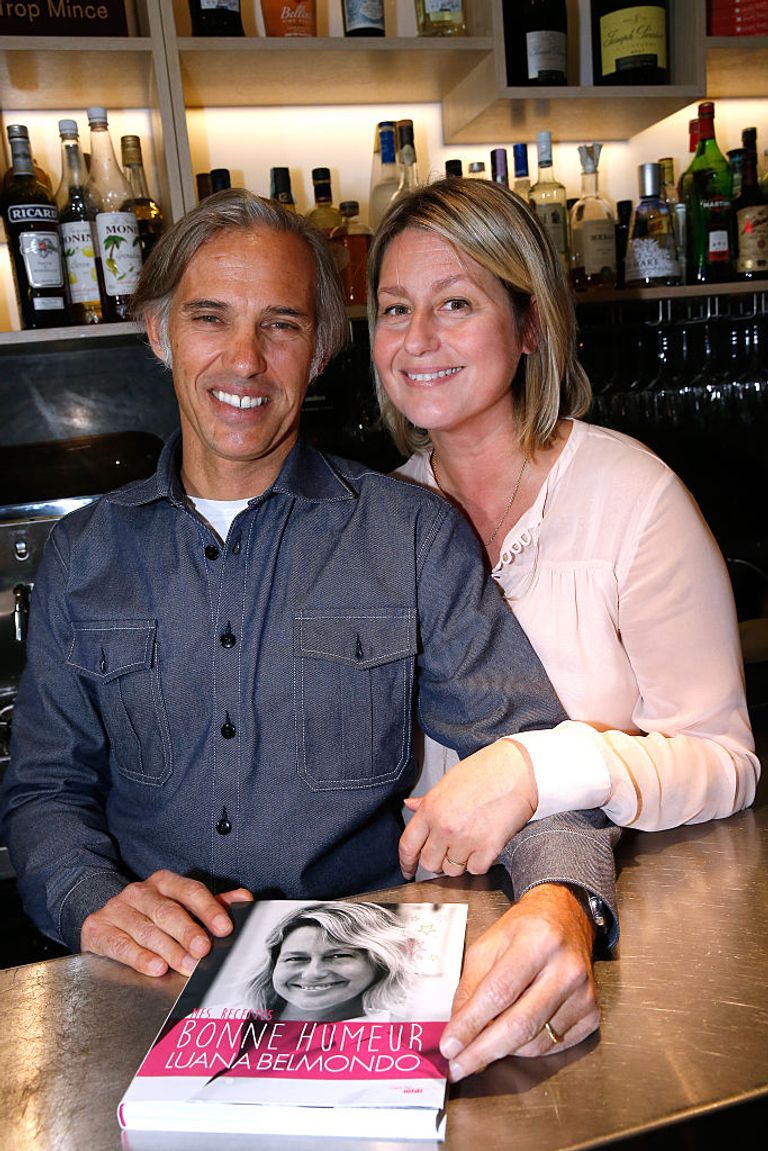 Paul Belmondo et Luana Belmondo assistent livre au restaurant Ida à Paris le 13 octobre 2016 à Paris, France. I Photo : Getty Images