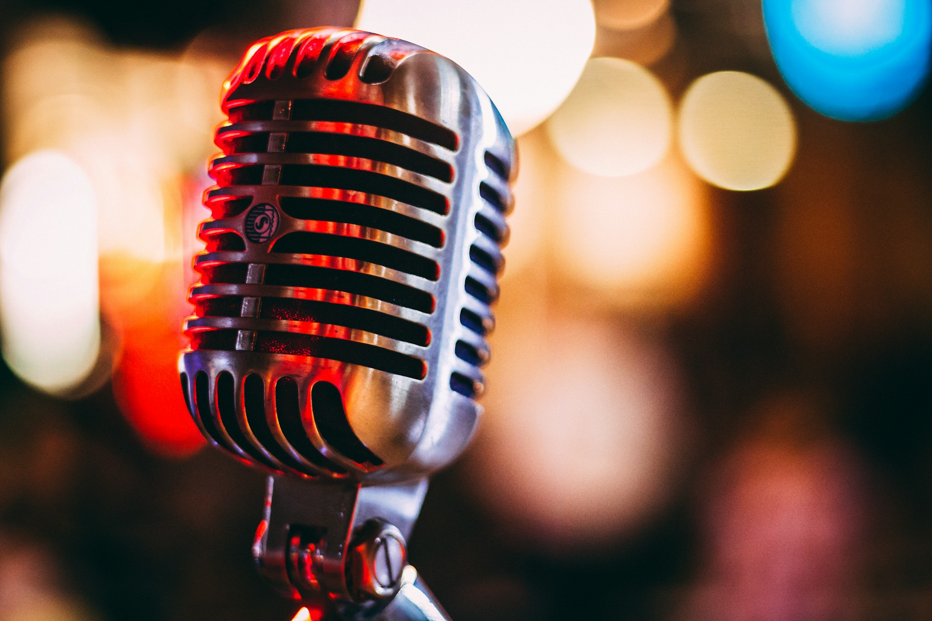 Gros plan sur un microphone | Source : Unsplash