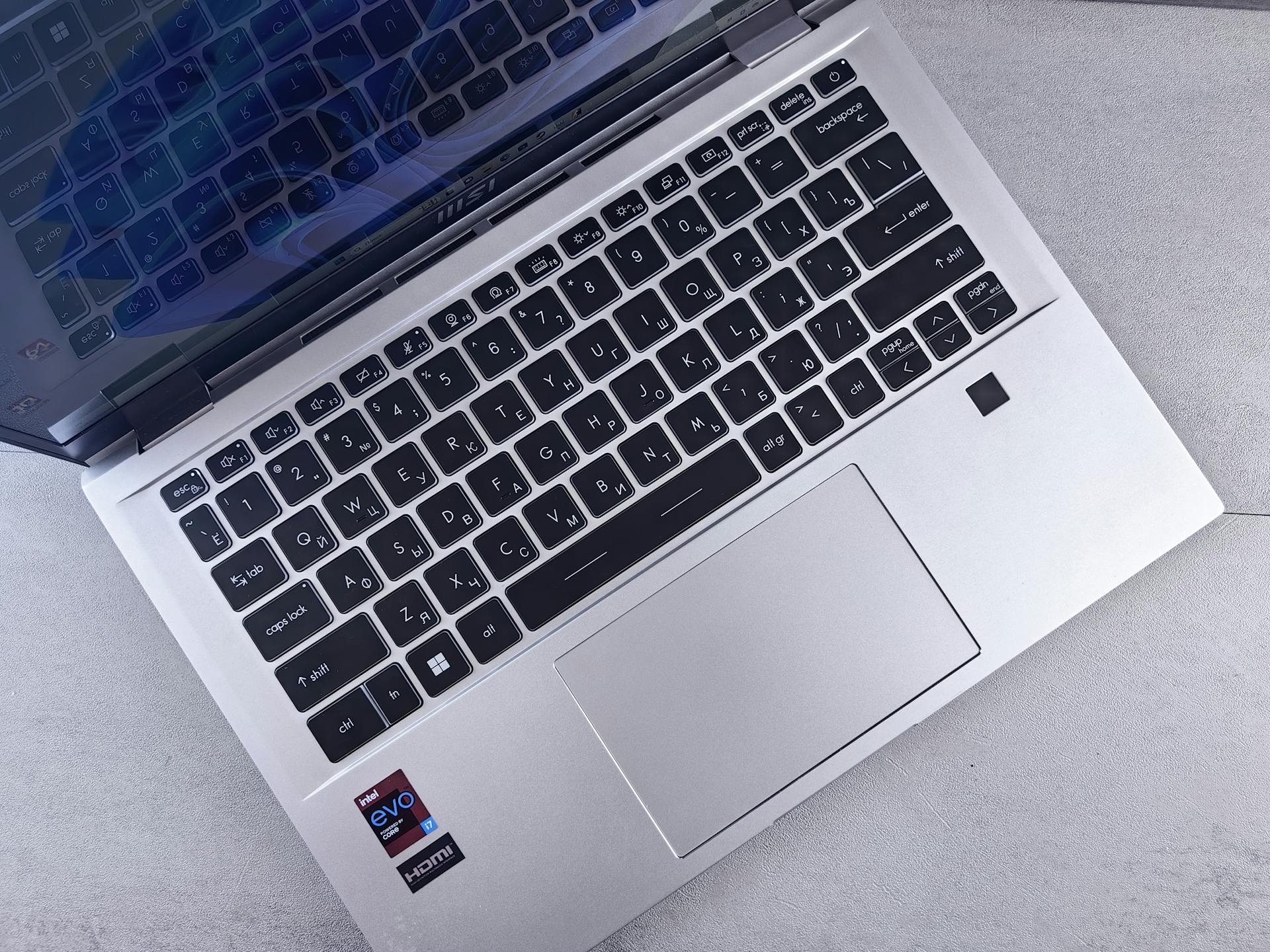 Vue aérienne d'un ordinateur portable | Source : Pexels