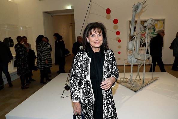Anne Sinclair assiste au vernissage de l'exposition "Calder-Picasso" au Musée national Picasso-Paris. |Photo : Getty Images