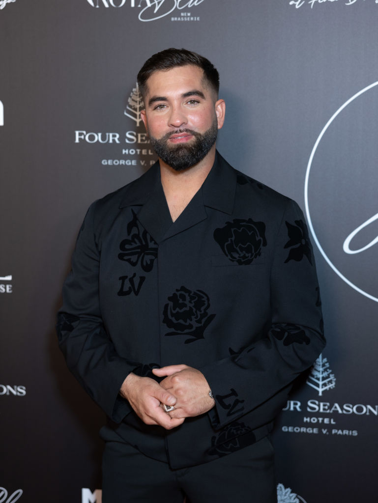 Kendji Girac à la 11e édition de Eva Longoria X Global Gift lors de la semaine de la mode à Paris au Four Seasons Hotel George V le 30 septembre 2023 à Paris, France. | Source : Getty Images