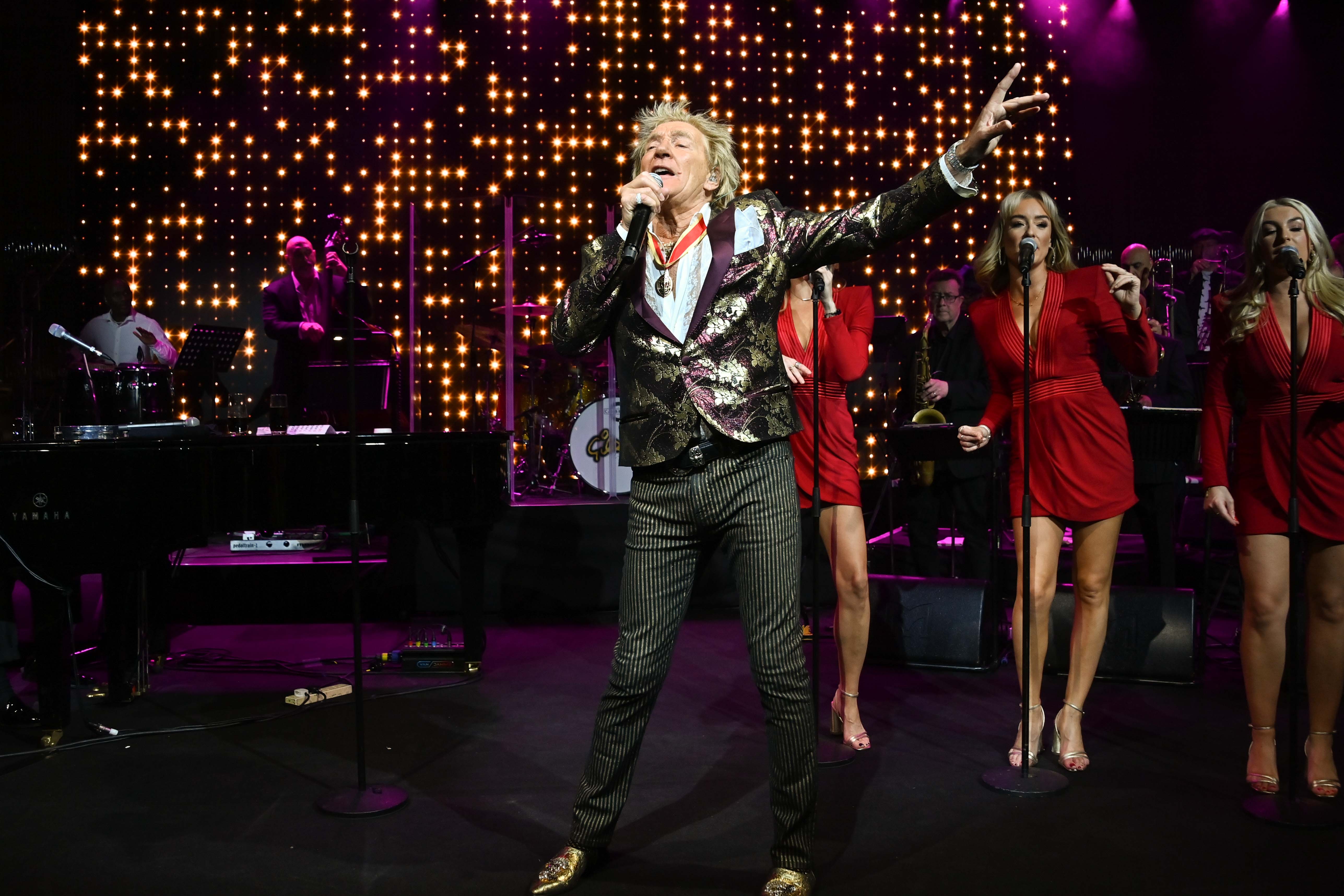 Rod Stewart se produisant lors du dîner de gala Invest In Futures du Prince's Trust, le 29 février 2024, à Londres, en Angleterre. | Source : Getty Images