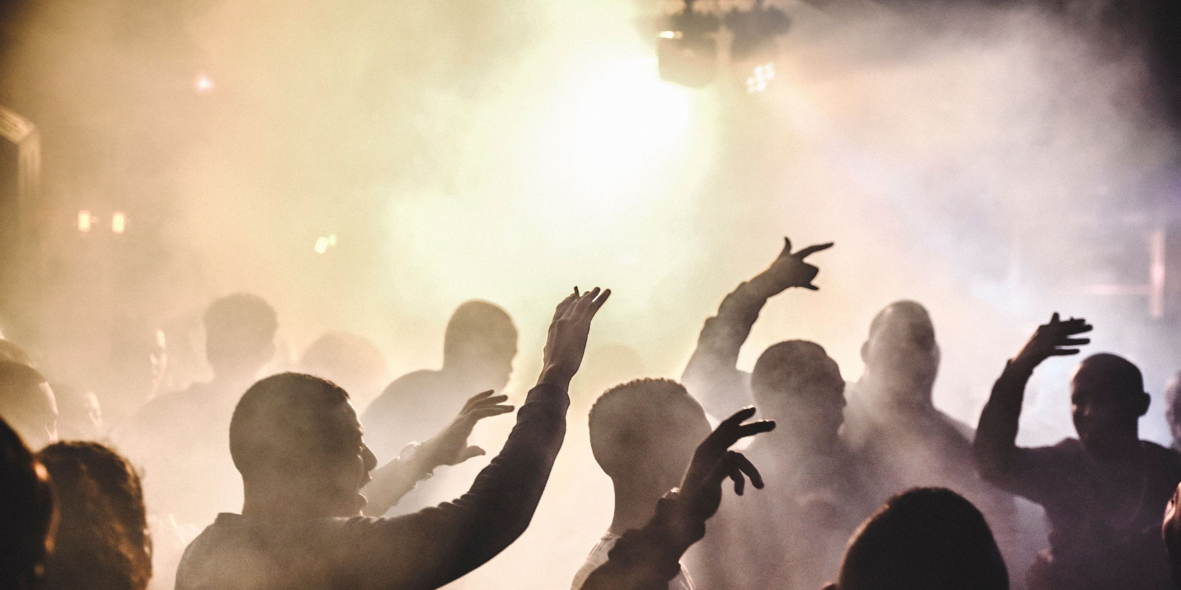 Des gens à une fête | Source : Pexels