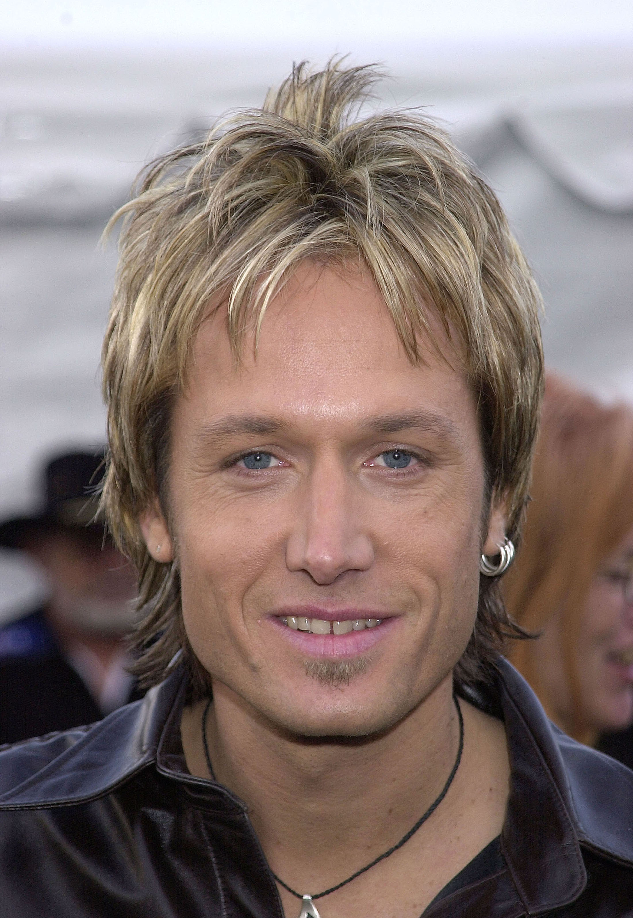 Keith Urban à la 28e cérémonie annuelle des American Music Awards, le 8 janvier 2001, à Los Angeles, en Californie. | Source : Getty Images