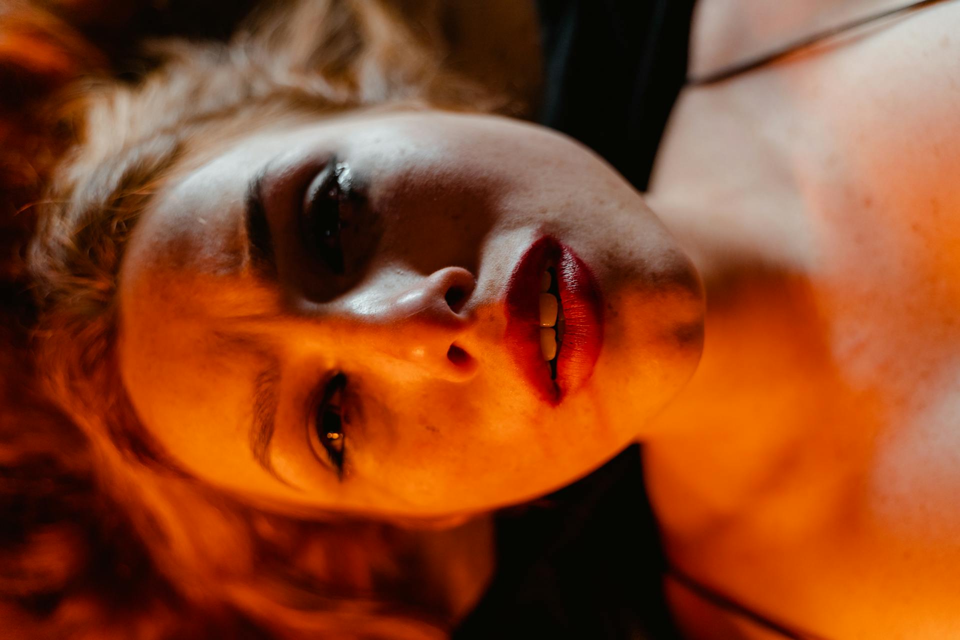 Une femme qui se sent mal à l'aise | Source : Pexels