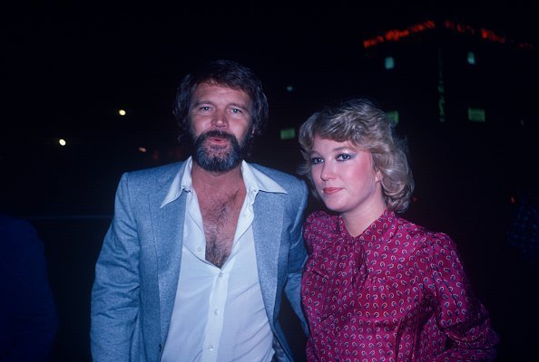 Tanya Tucker and Glenn Campbell out for a casual evening in New York in 1970. | Photo : Getty Images