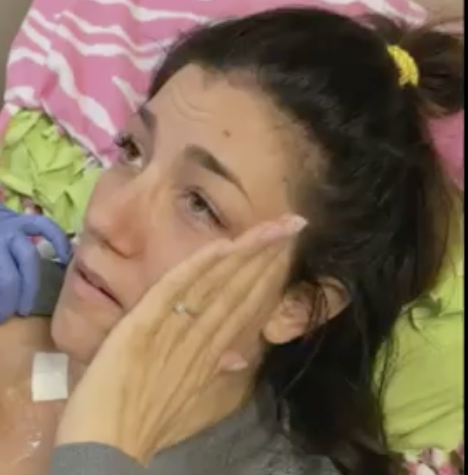 Michelle Velez en larmes, racontant son histoire. | Source : facebook.com/Michelle Velez News 3