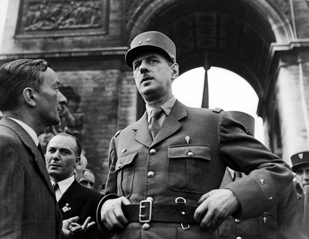 Charles De Gaulle et Georges Bidault à Paris, France Le 26 août 1944. | Photo : Getty Images