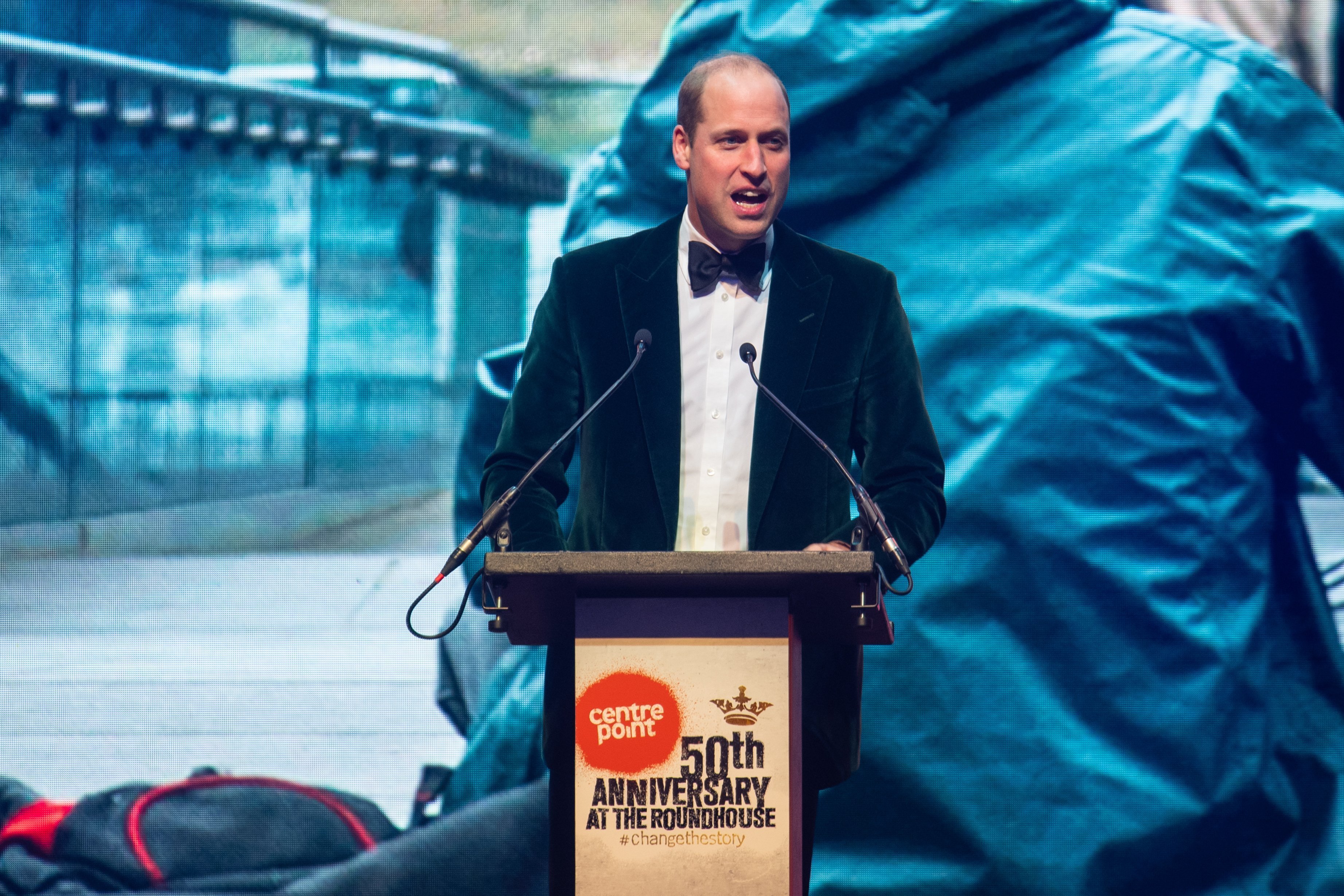 Prince William lors d'un gala pour marquer les 50 ans de lutte contre l'itinérance chez les jeunes du Centrepoint, le 13 novembre 2019, à Londres, Angleterre | Photo : Dominic Lipinski/Getty Images